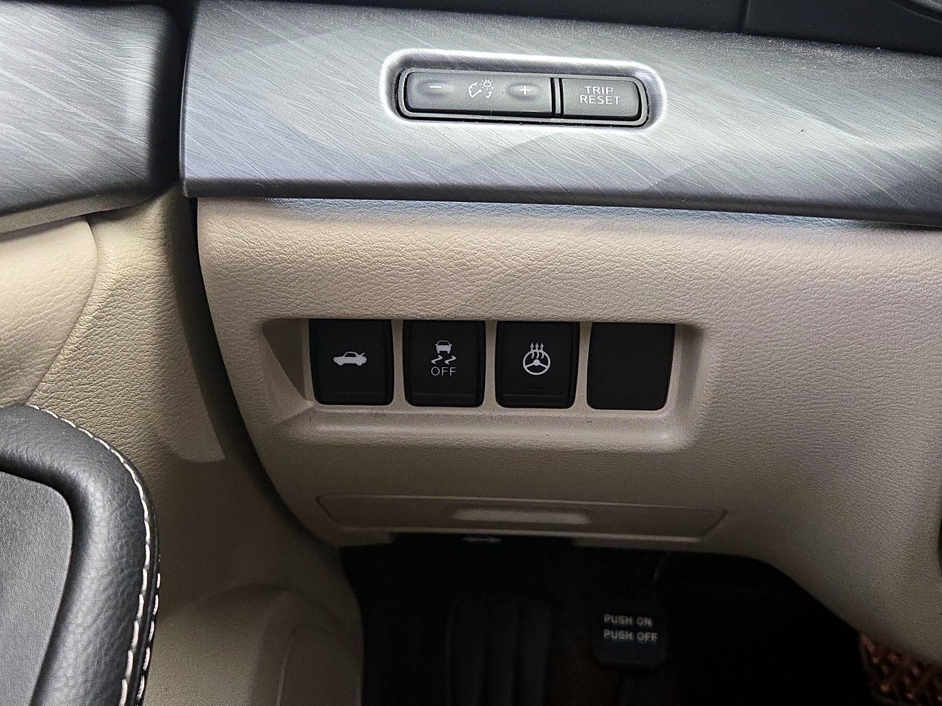 Thumbnail: 2017 Nissan Maxima - 13