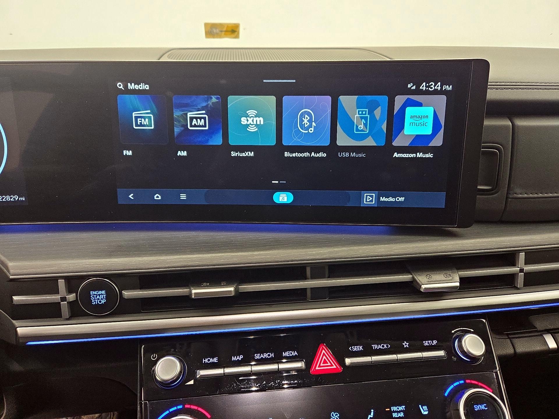 Thumbnail: 2024 Hyundai Santa Fe - 16