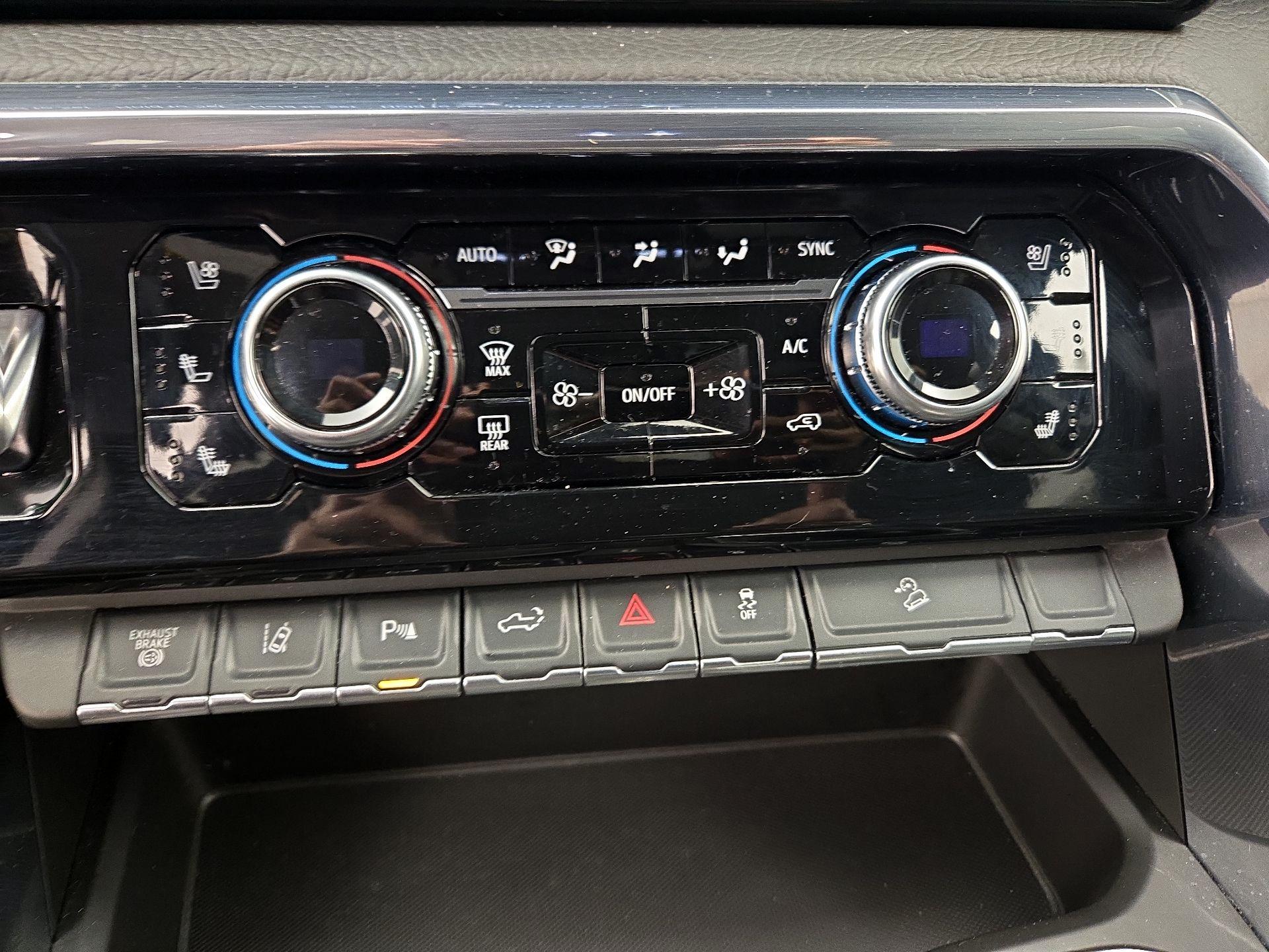 Thumbnail: 2024 GMC Sierra 2500 - 17