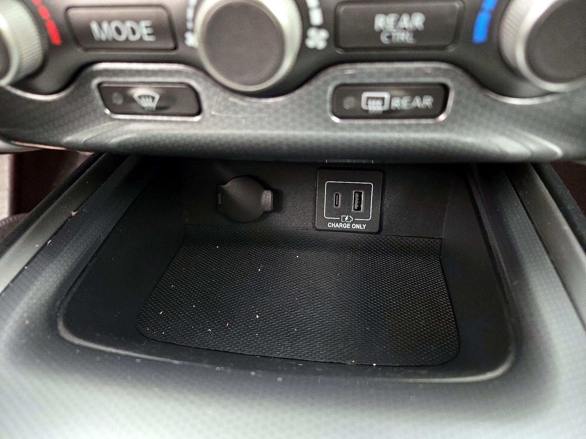 Thumbnail: 2019 Nissan Pathfinder - 19