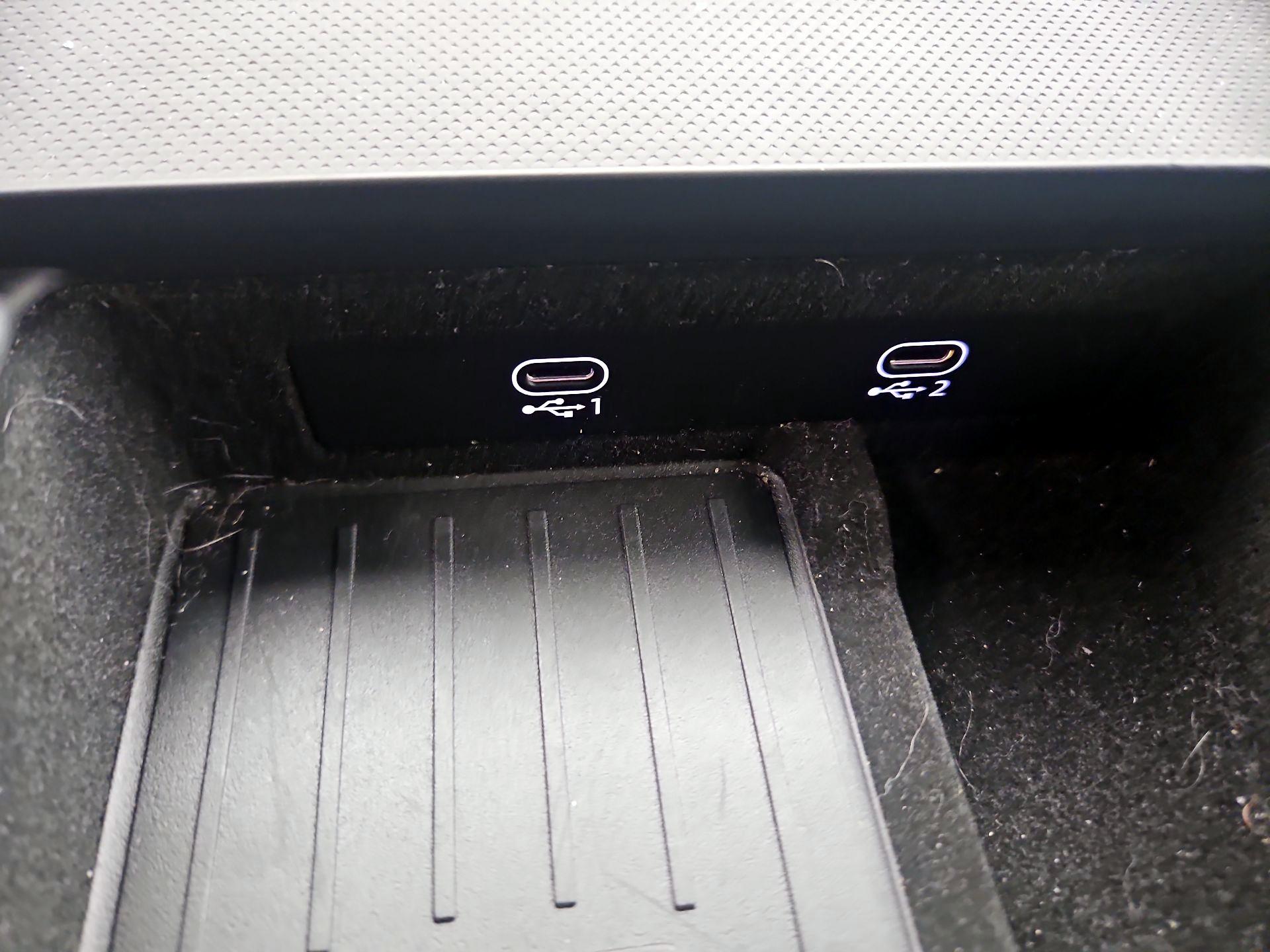 Thumbnail: 2023 Audi Q8 - 18