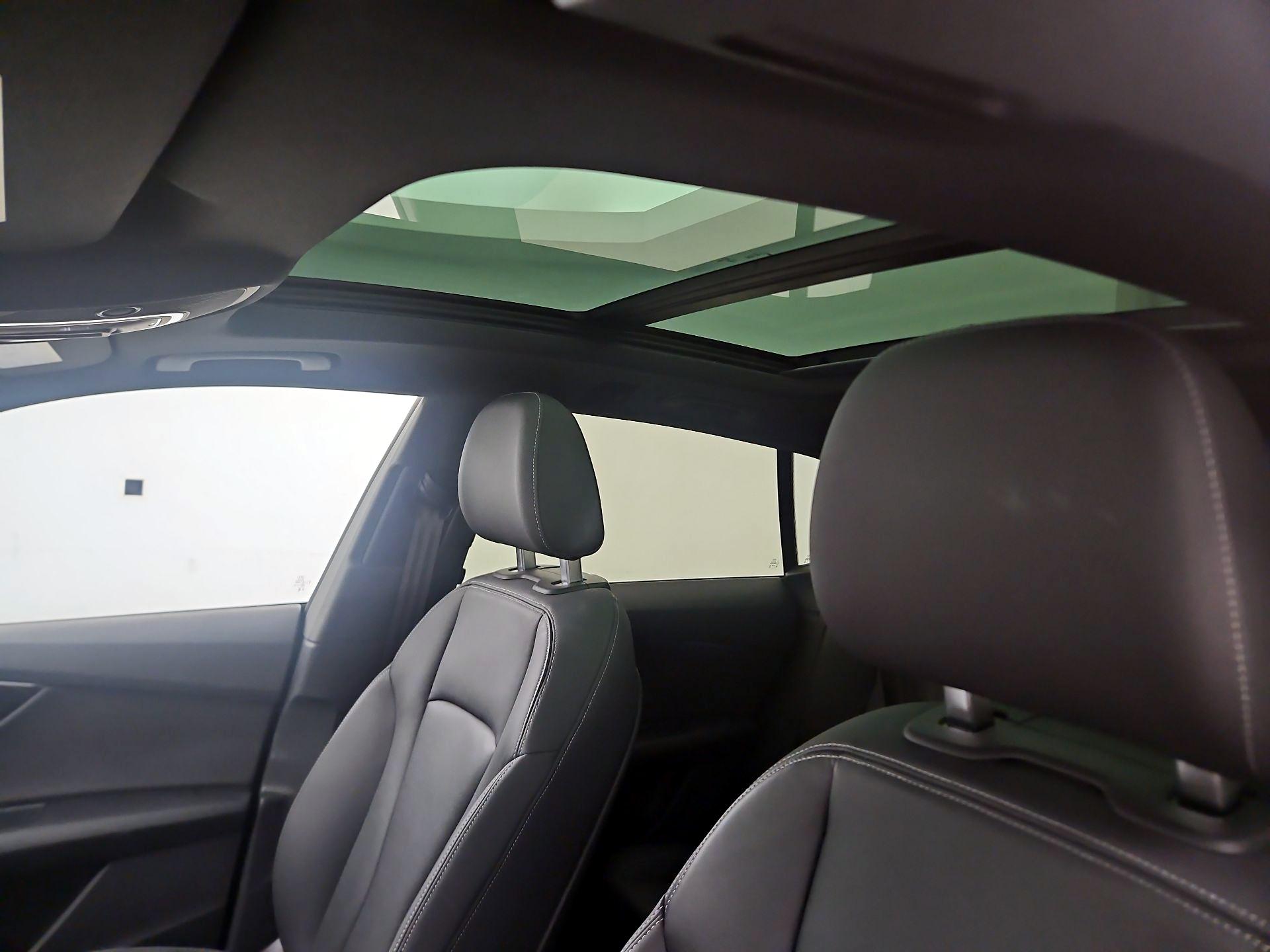 Thumbnail: 2023 Audi Q8 - 19