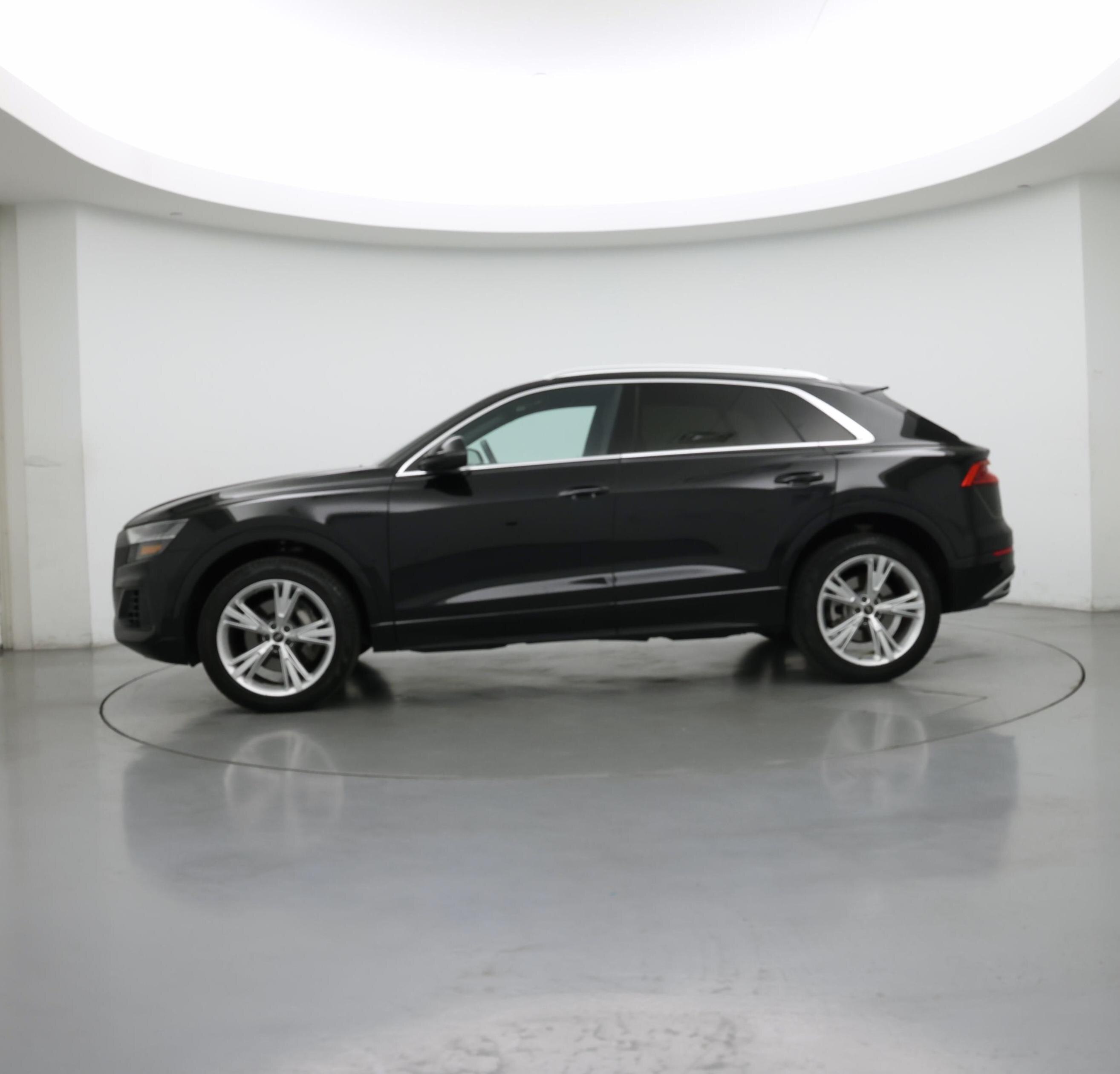 Thumbnail: 2023 Audi Q8 - 3