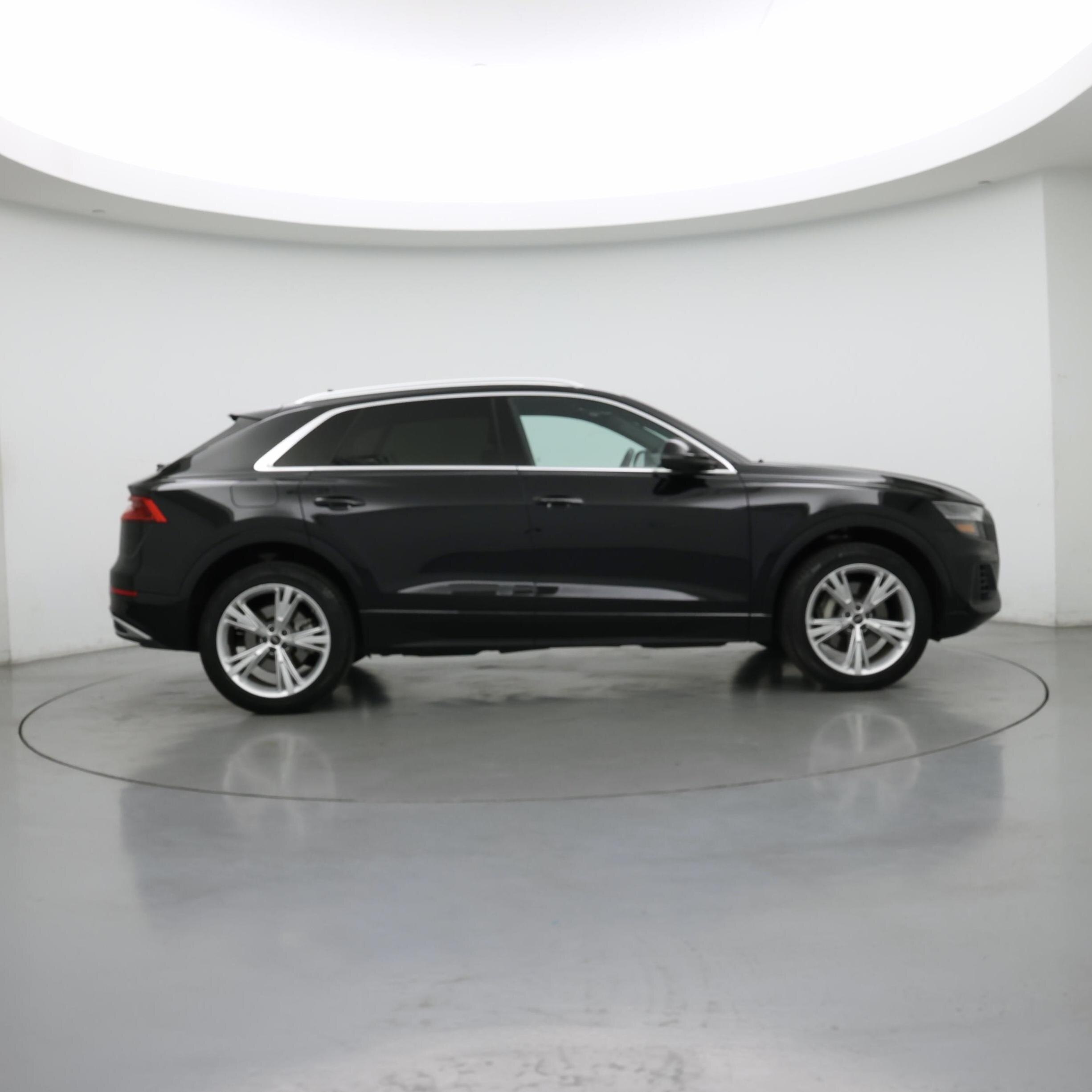 Thumbnail: 2023 Audi Q8 - 7