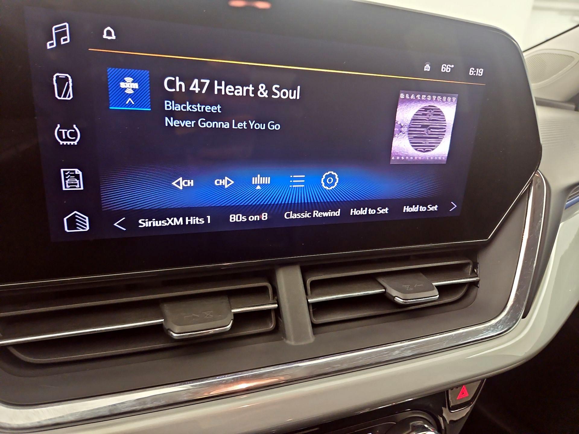 Thumbnail: 2025 Chevrolet Trax - 15