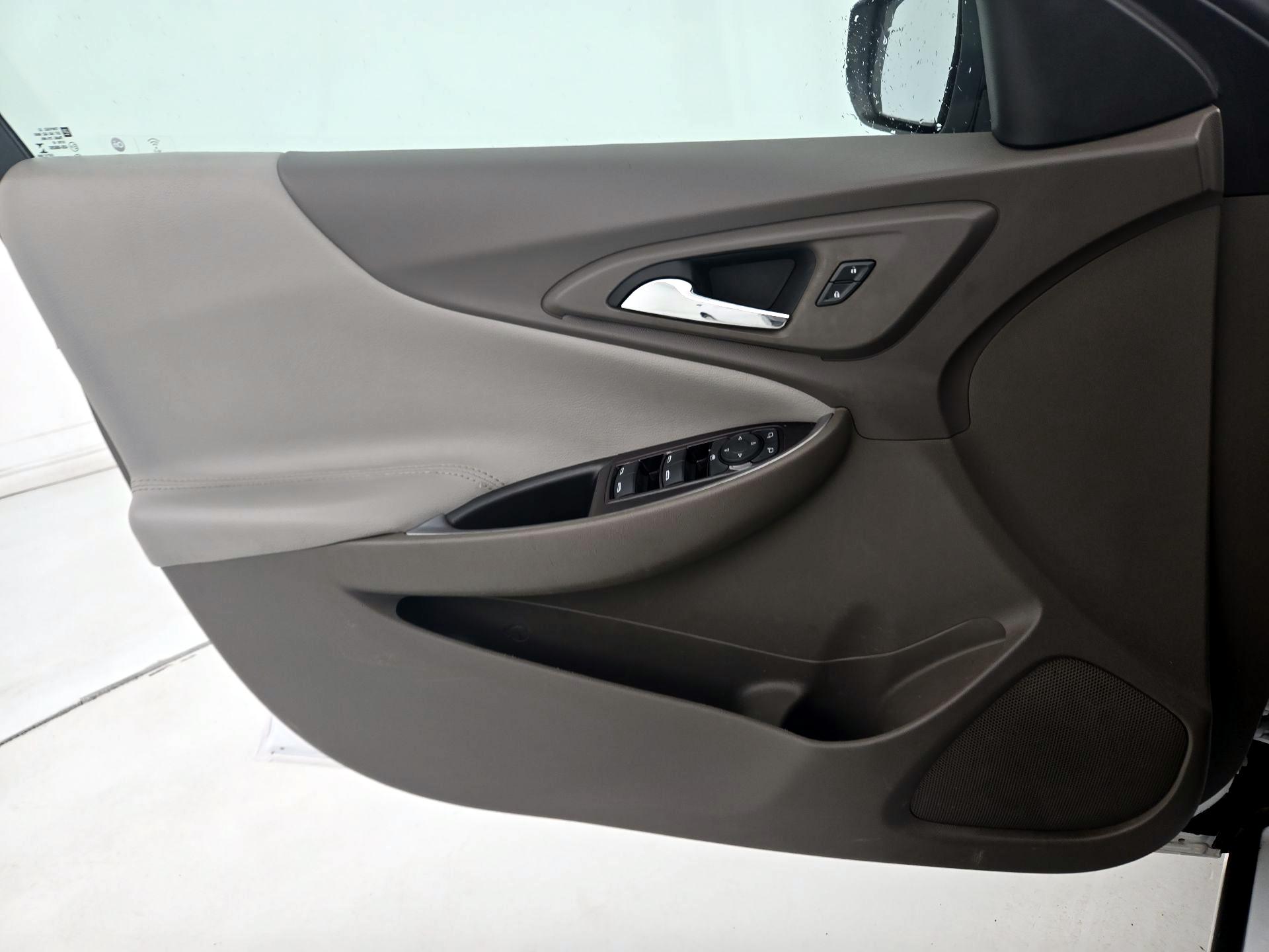 Thumbnail: 2023 Chevrolet Malibu - 12