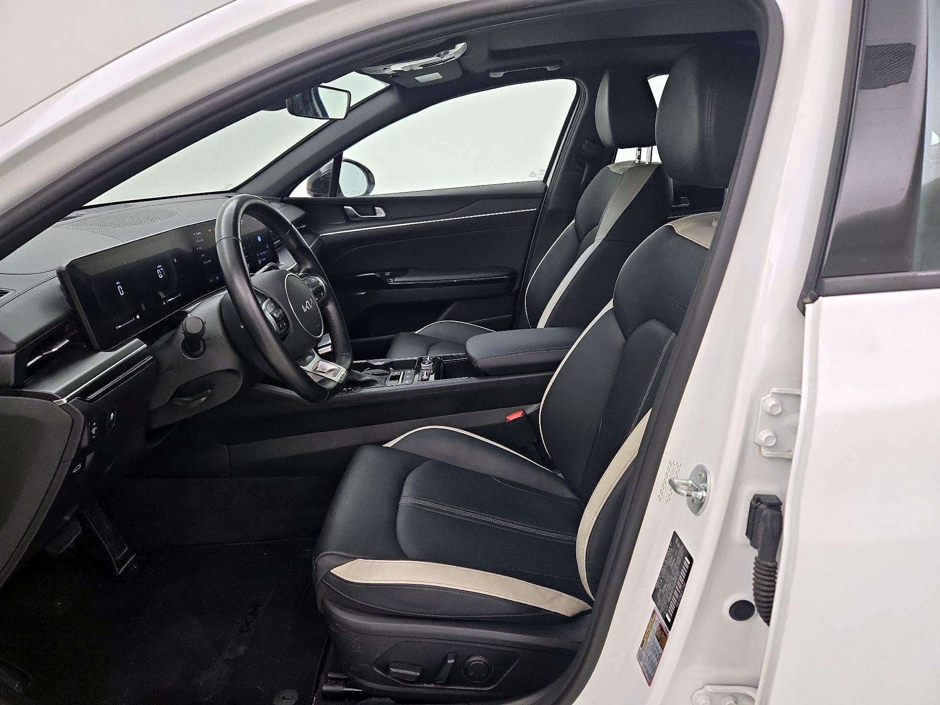 Thumbnail: 2025 Kia K5 - 11