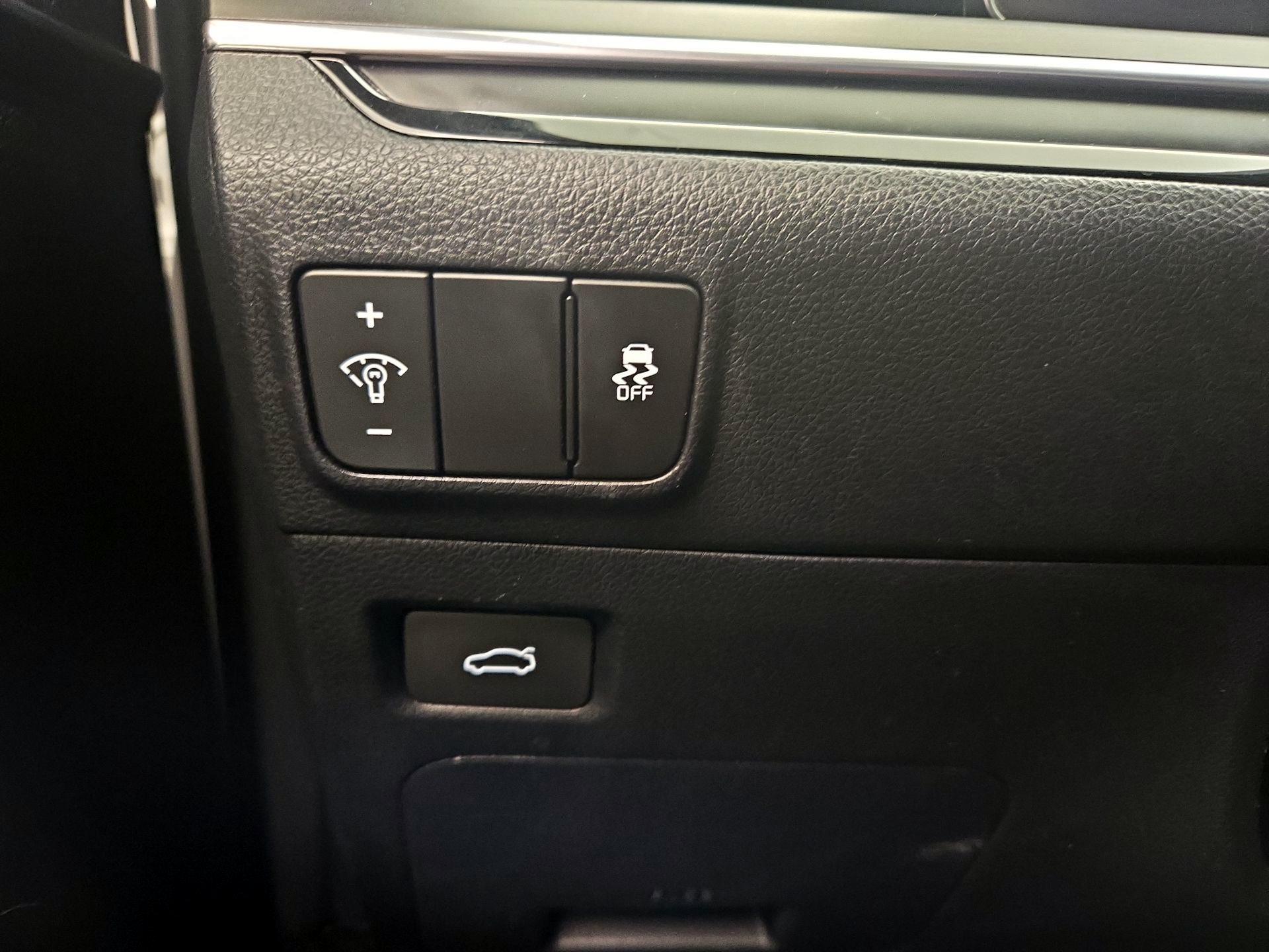 Thumbnail: 2025 Kia K5 - 13