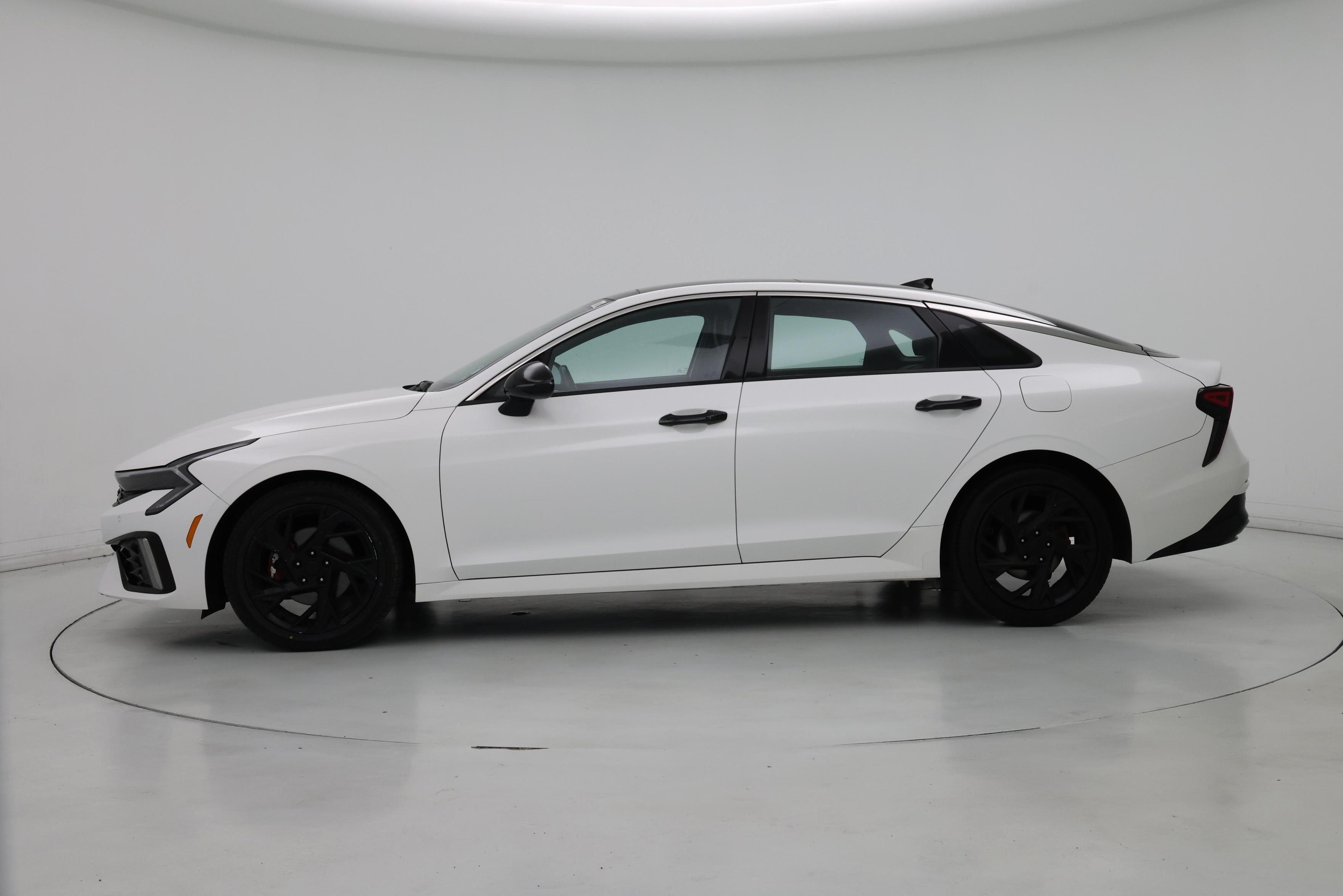 Thumbnail: 2025 Kia K5 - 3