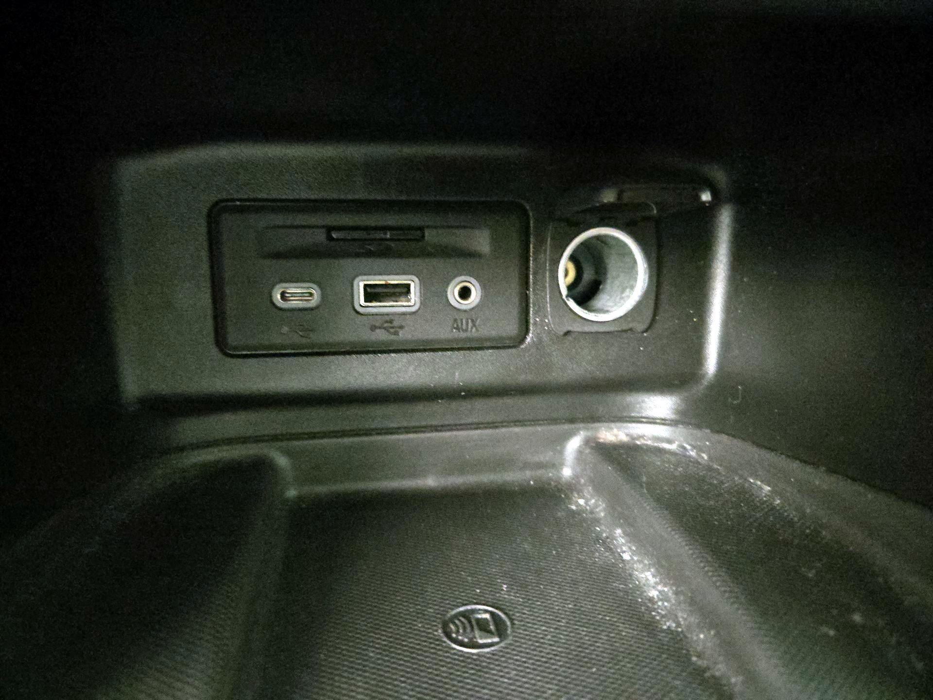 Thumbnail: 2020 Chevrolet Equinox - 18