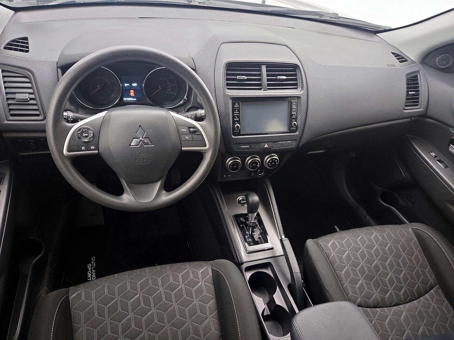 Thumbnail: 2023 Mitsubishi Outlander Sport - 9