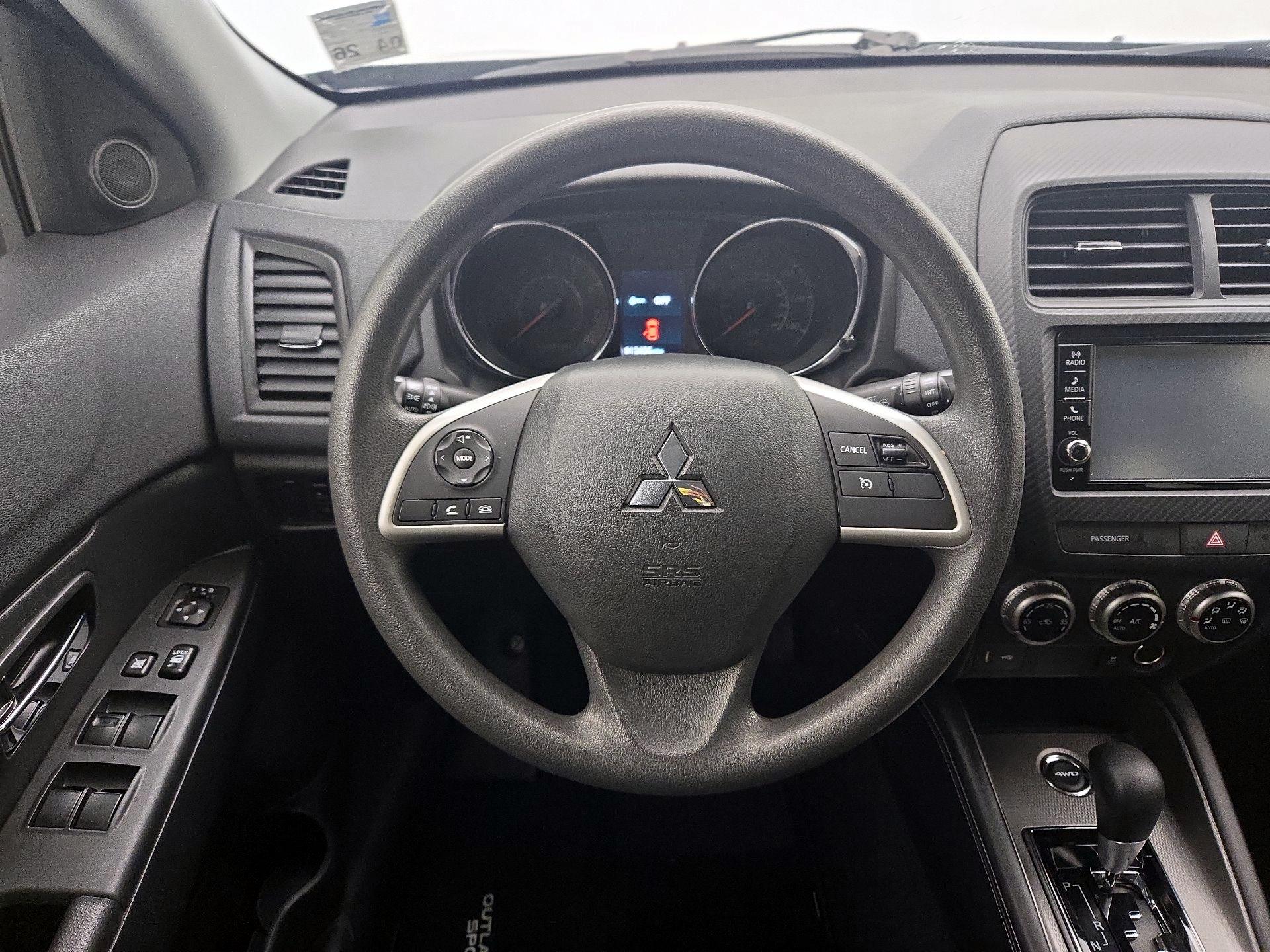 Thumbnail: 2023 Mitsubishi Outlander Sport - 10