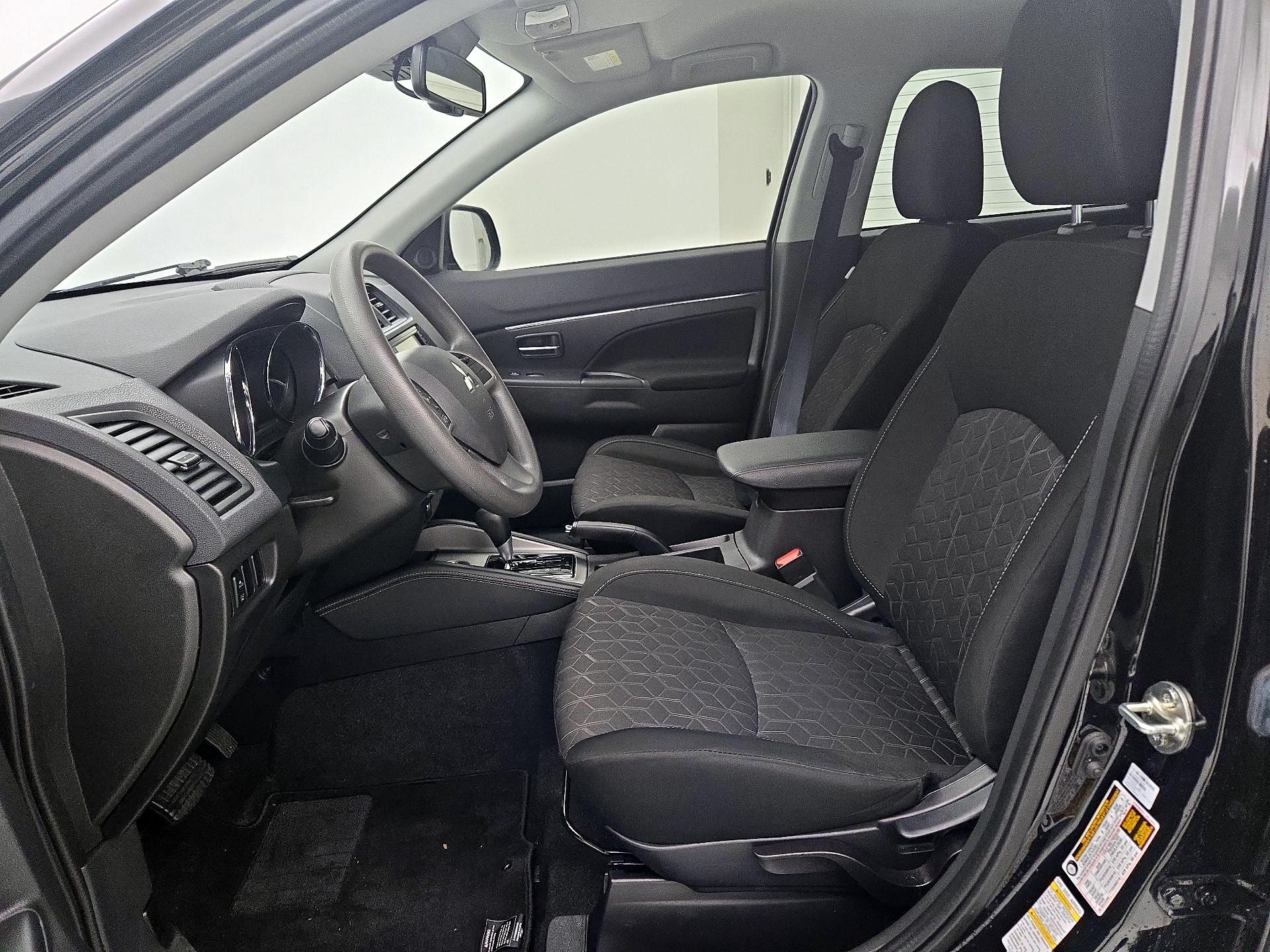 Thumbnail: 2023 Mitsubishi Outlander Sport - 11