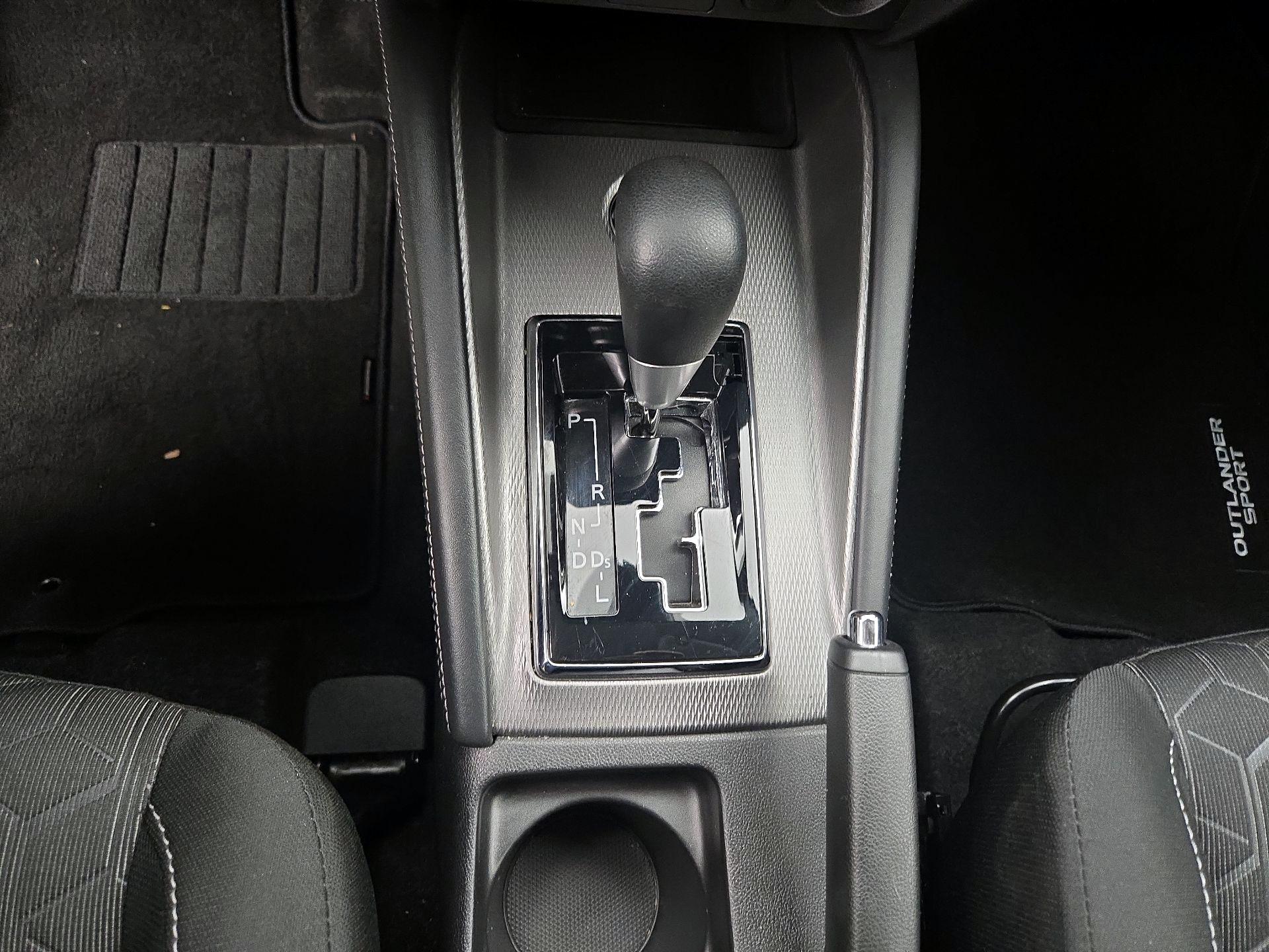 Thumbnail: 2023 Mitsubishi Outlander Sport - 17