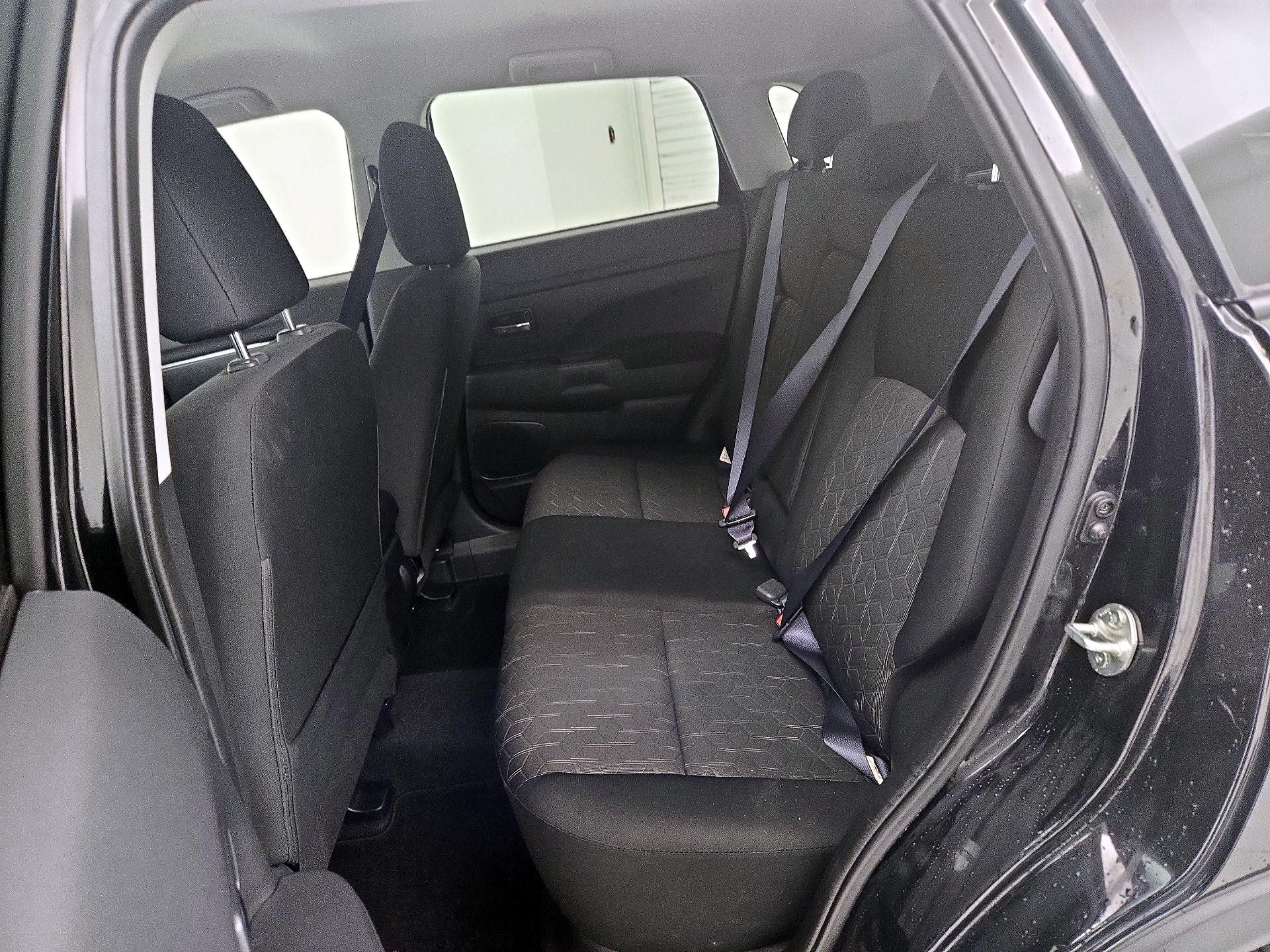 Thumbnail: 2023 Mitsubishi Outlander Sport - 19