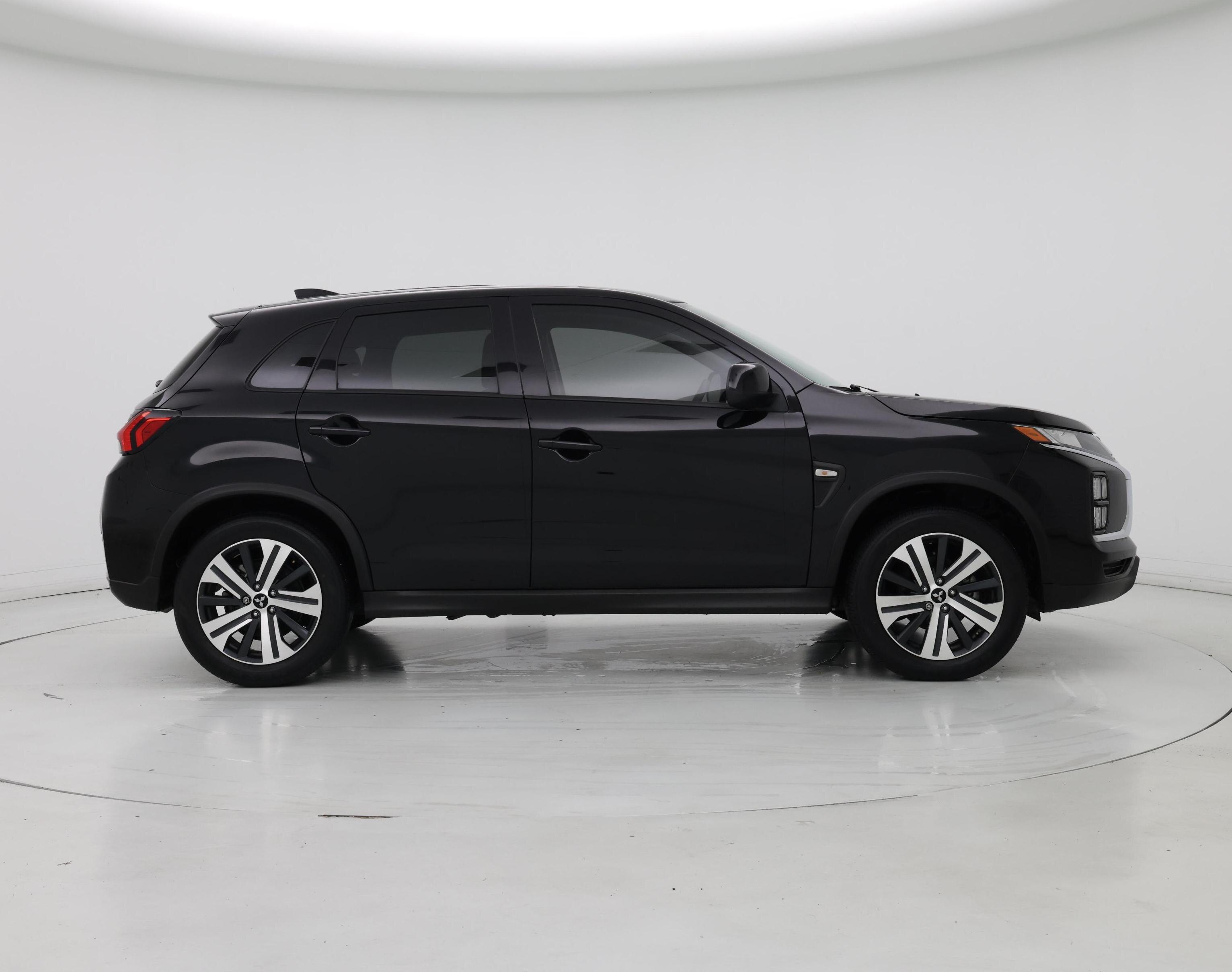 Thumbnail: 2023 Mitsubishi Outlander Sport - 7