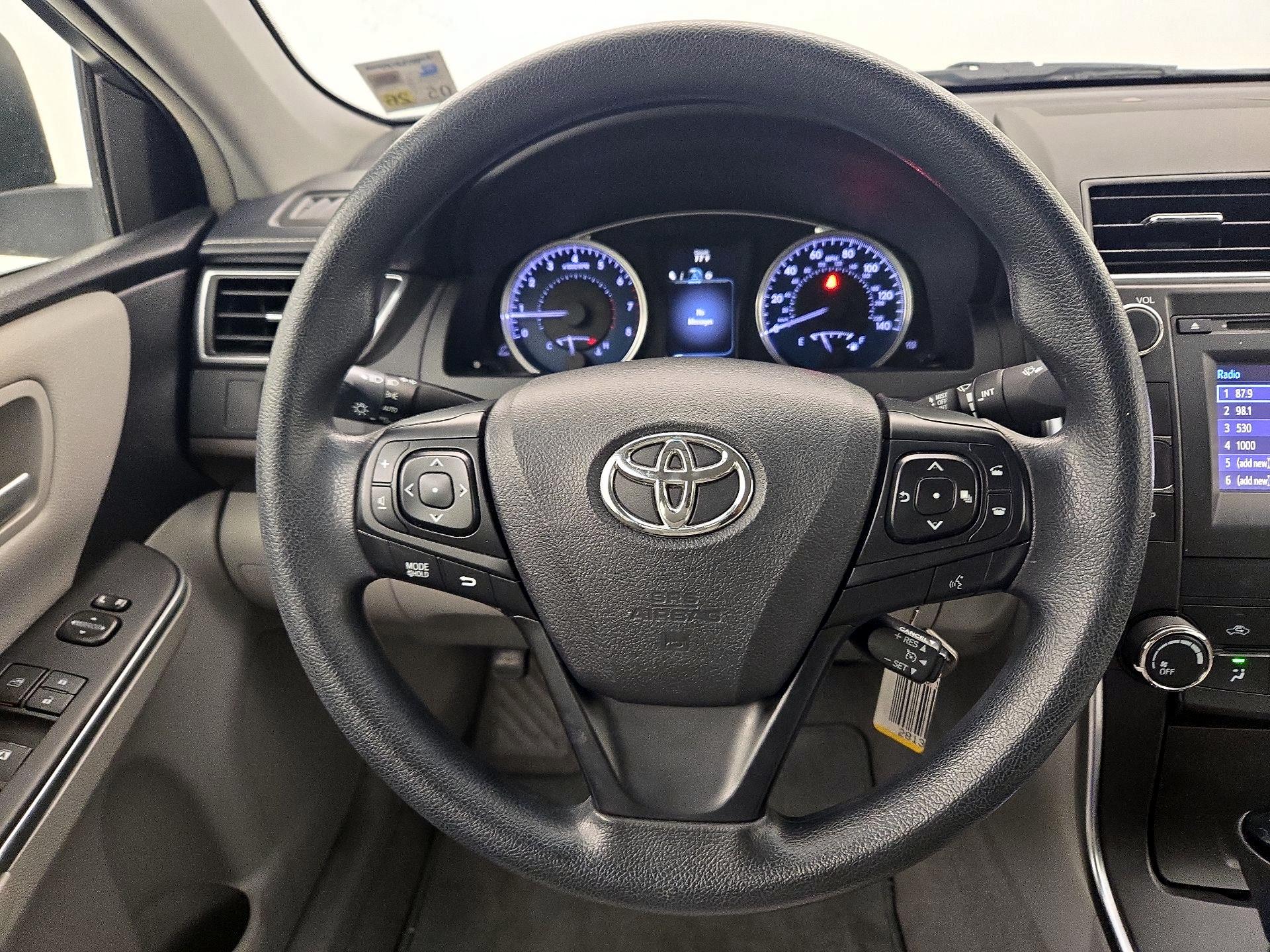 Thumbnail: 2017 Toyota Camry - 10