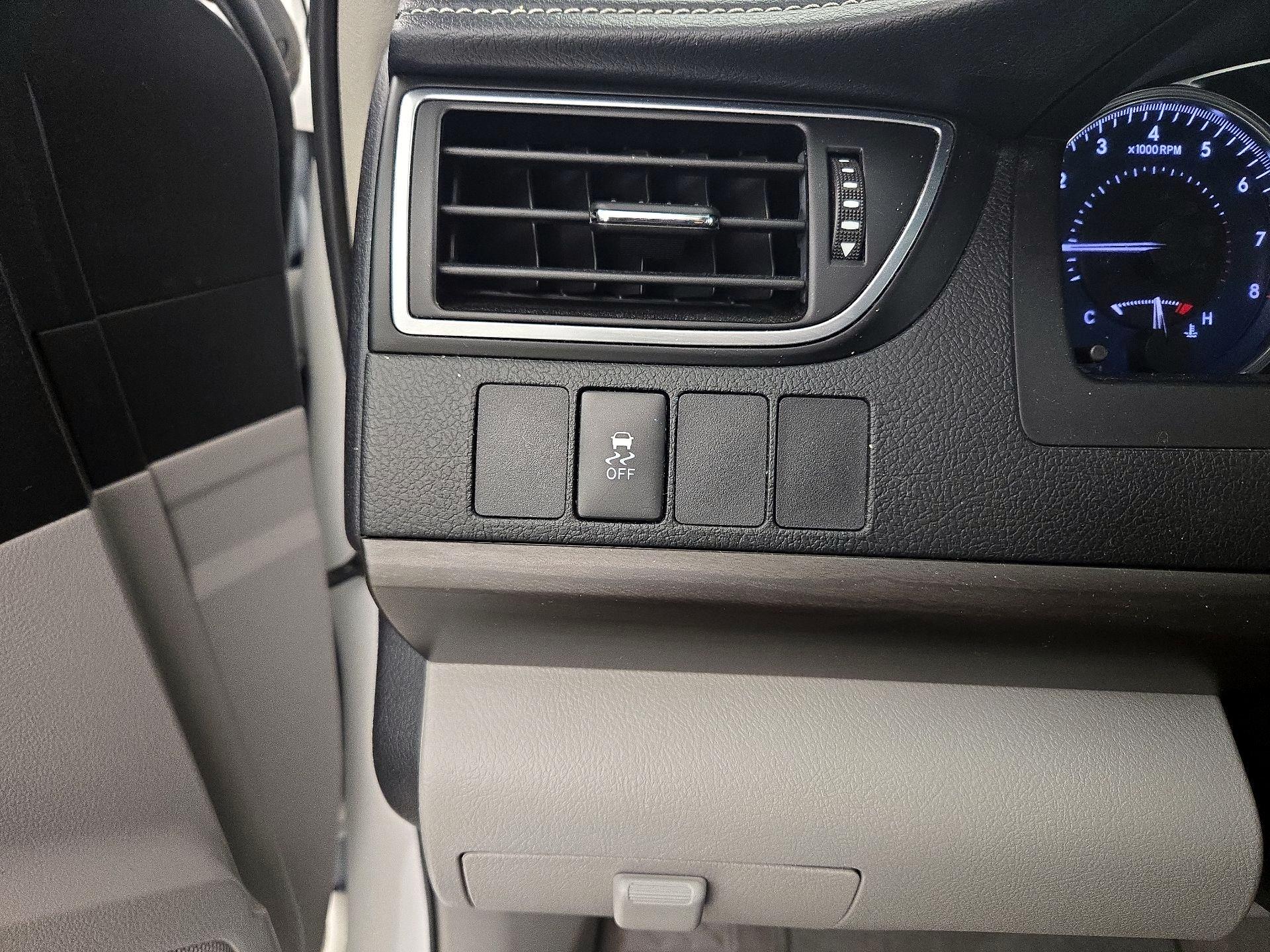 Thumbnail: 2017 Toyota Camry - 13