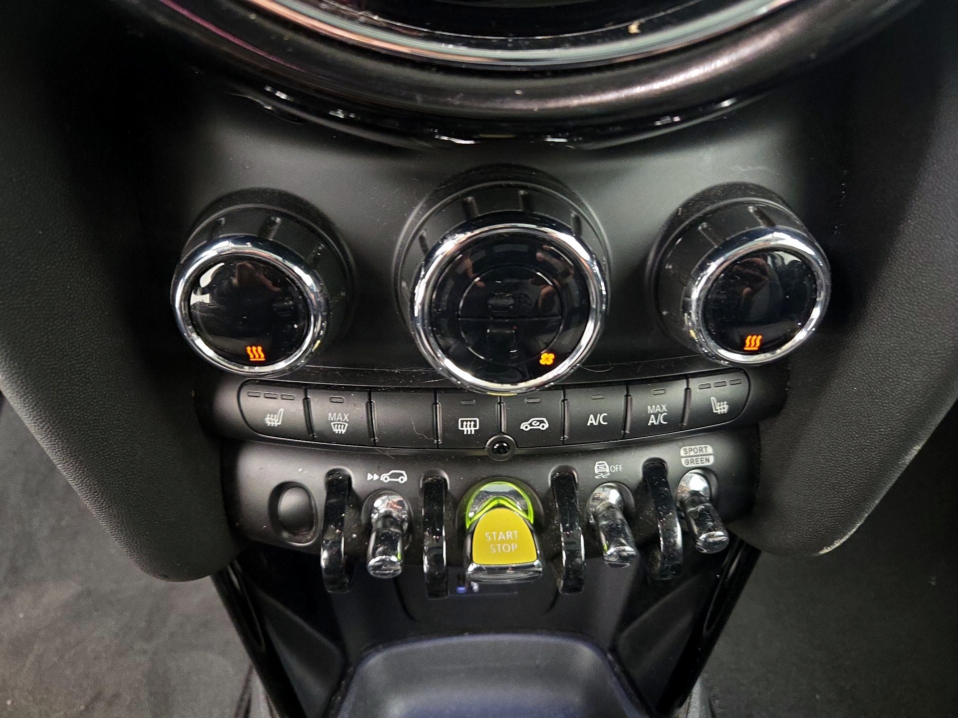 Thumbnail: 2023 MINI Cooper Hardtop - 17