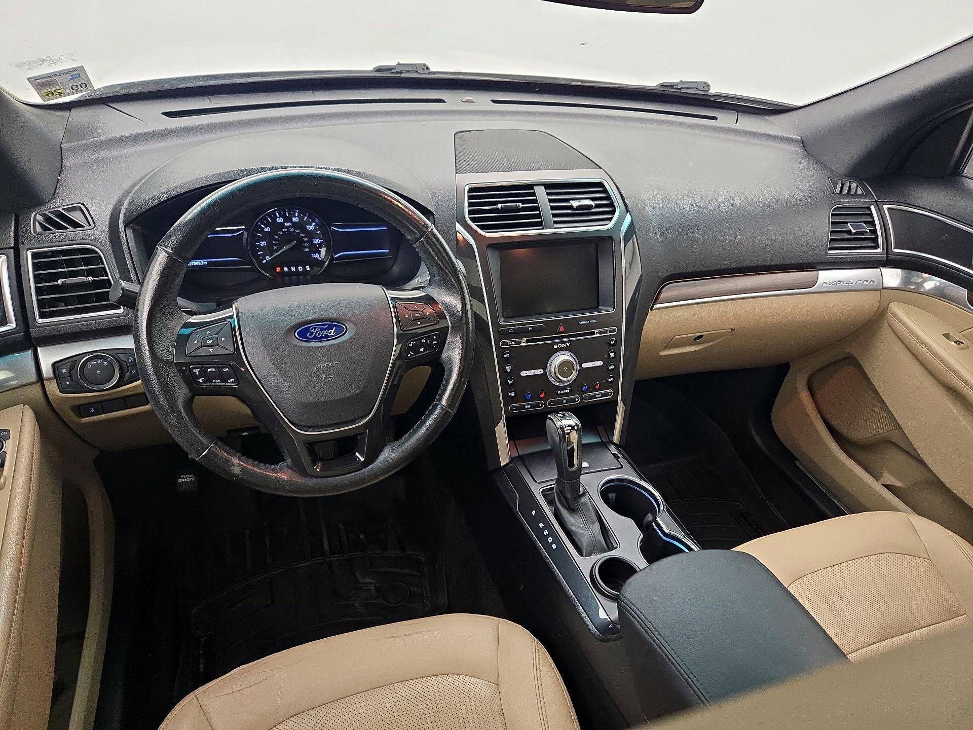 Thumbnail: 2016 Ford Explorer - 9