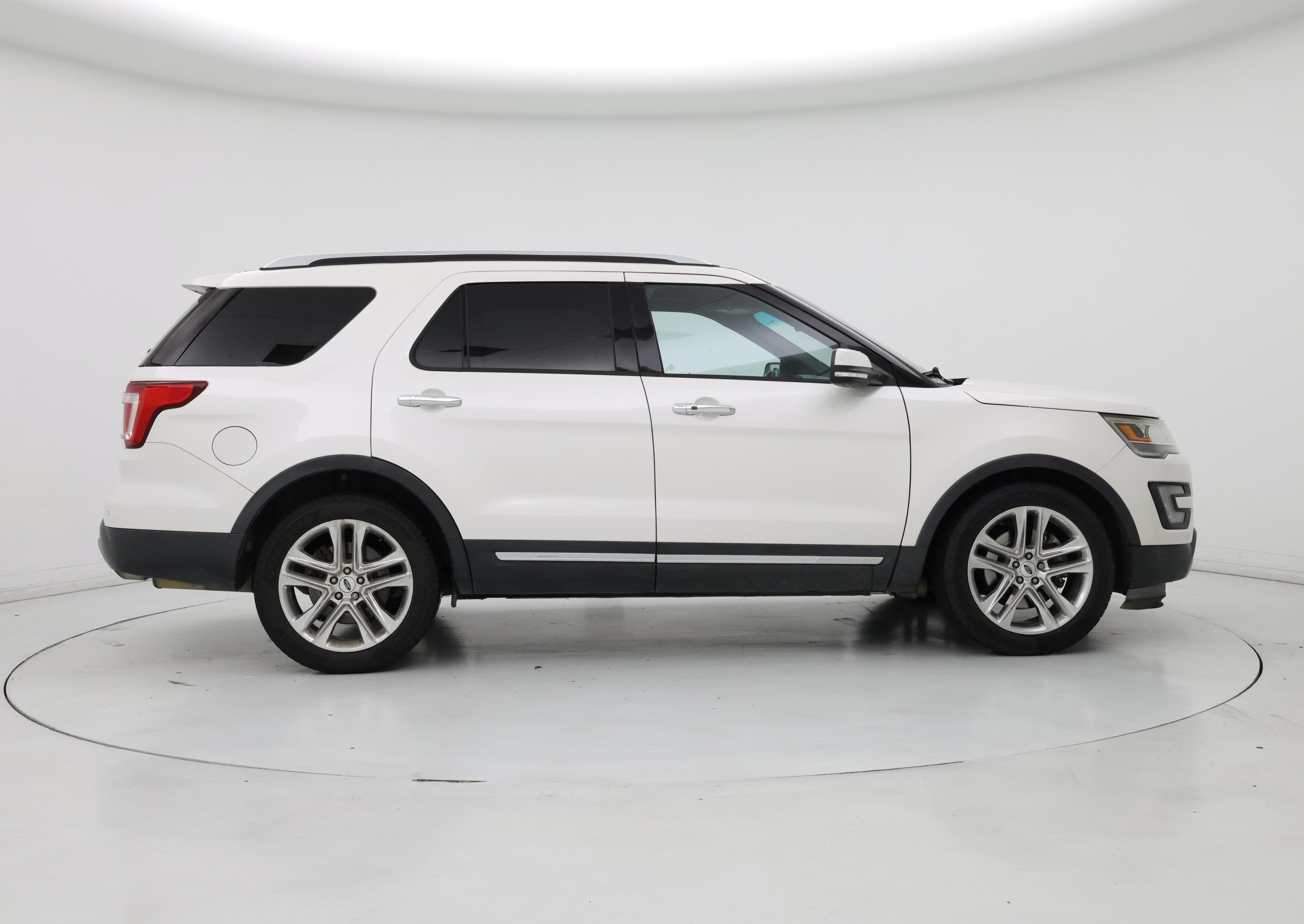 Thumbnail: 2016 Ford Explorer - 7