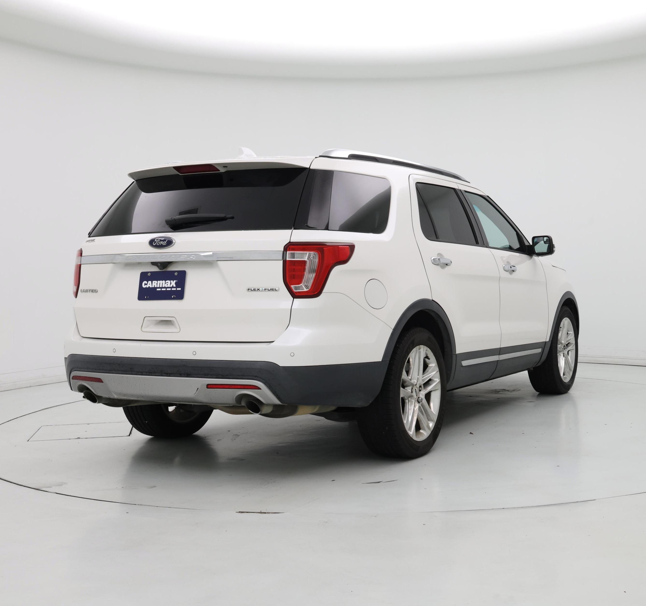 Thumbnail: 2016 Ford Explorer - 8