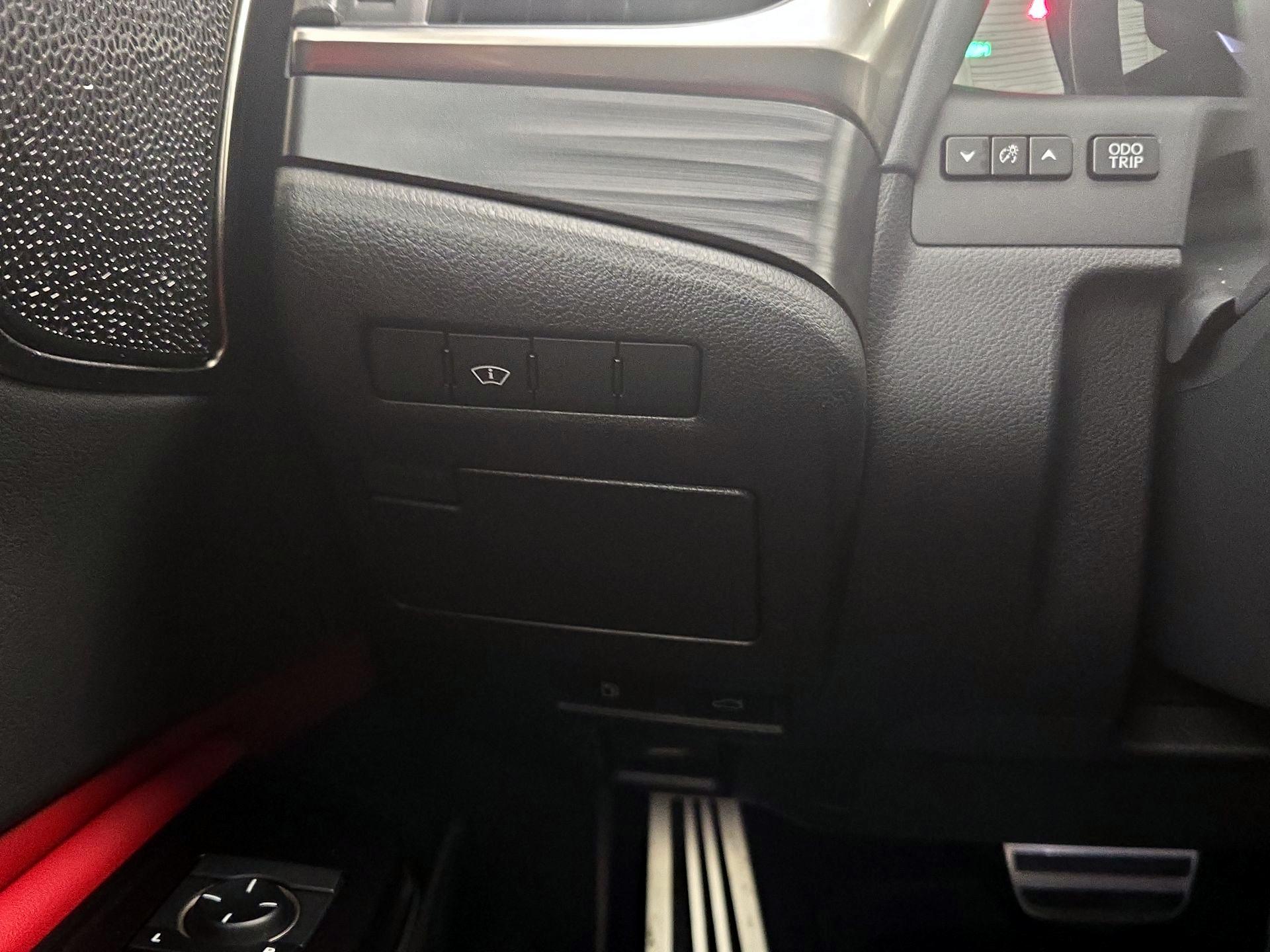 Thumbnail: 2019 Lexus ES - 13