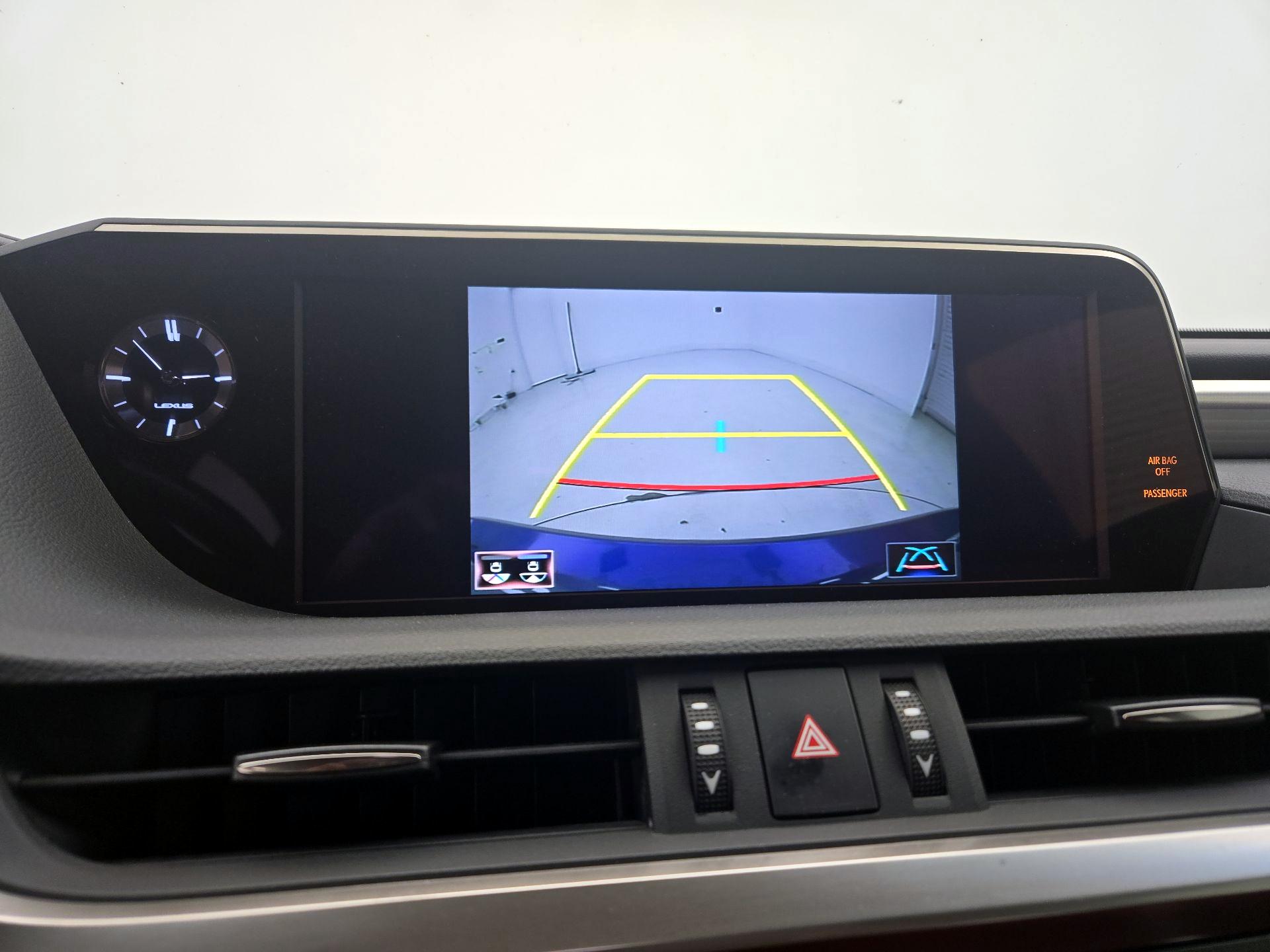 Thumbnail: 2019 Lexus ES - 15