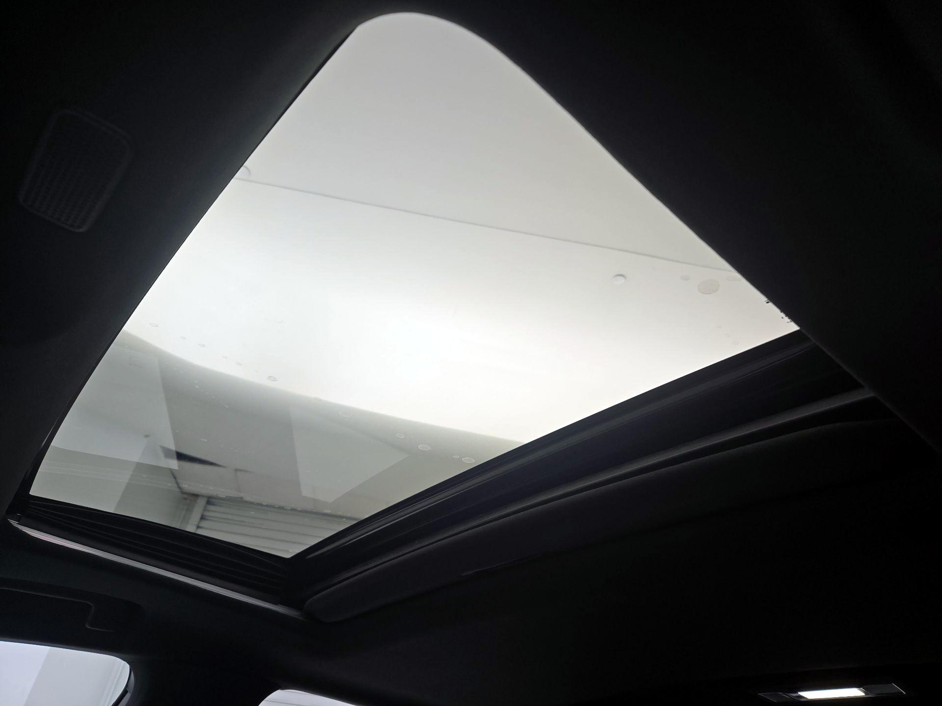 Thumbnail: 2019 Lexus ES - 20