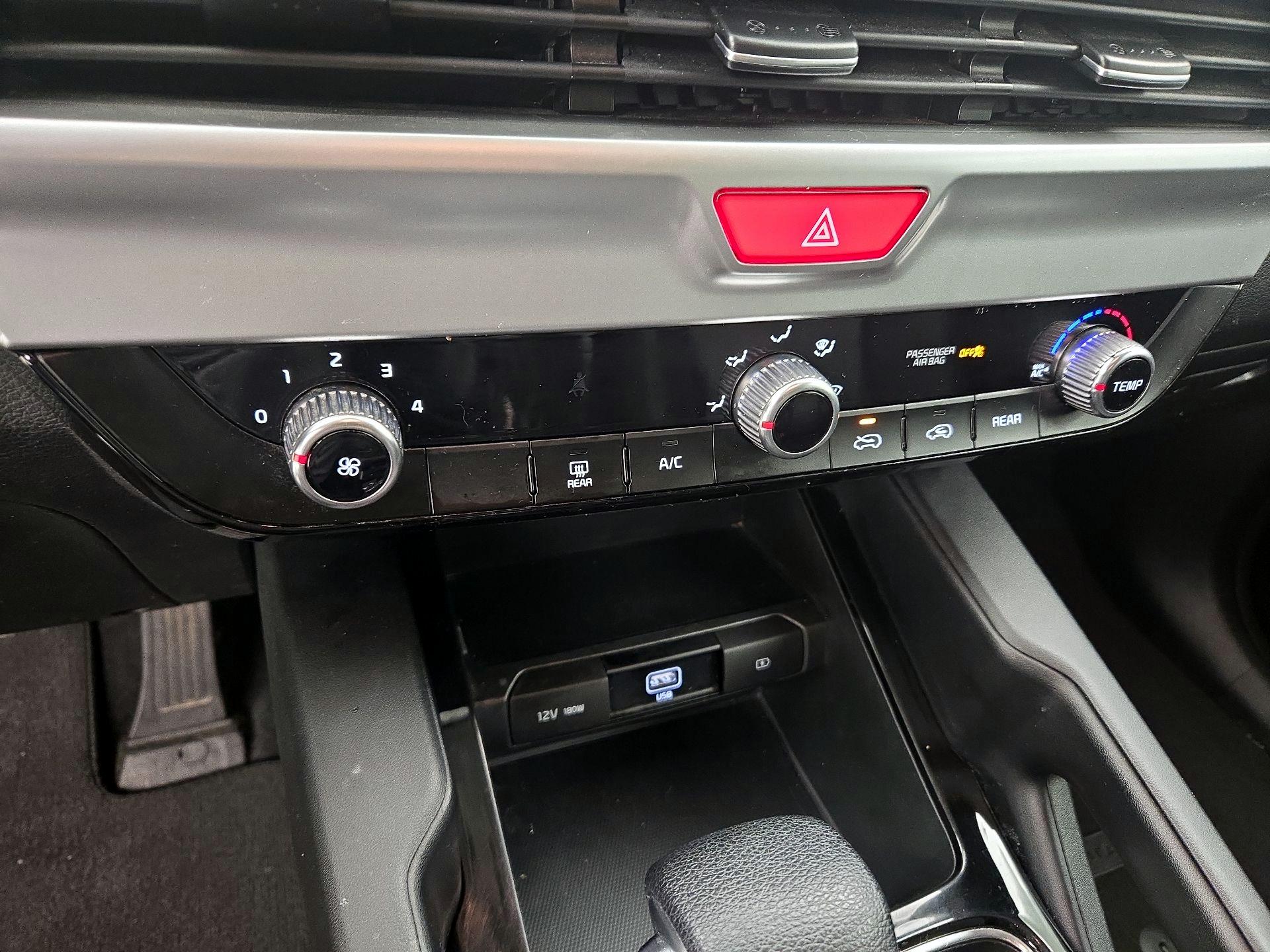 Thumbnail: 2020 Kia Telluride - 16