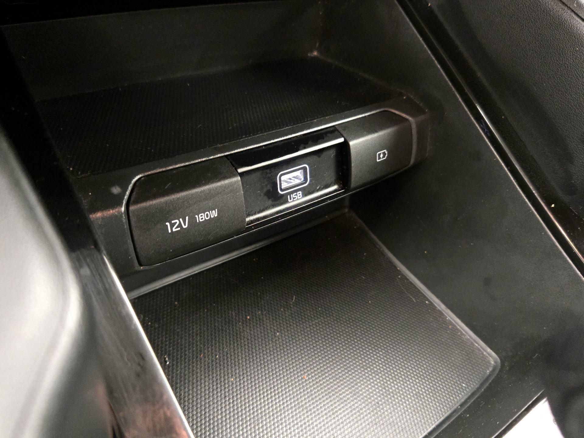 Thumbnail: 2020 Kia Telluride - 18