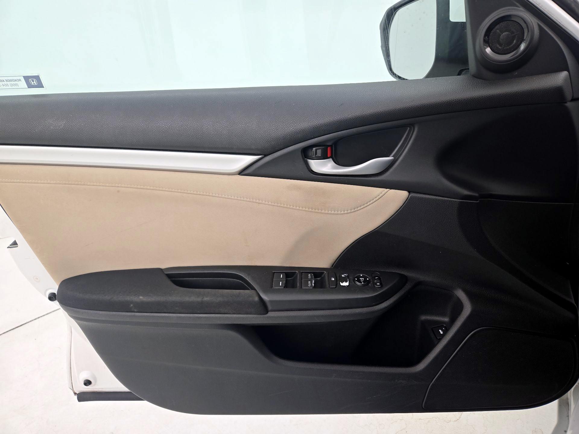 Thumbnail: 2016 Honda Civic - 12