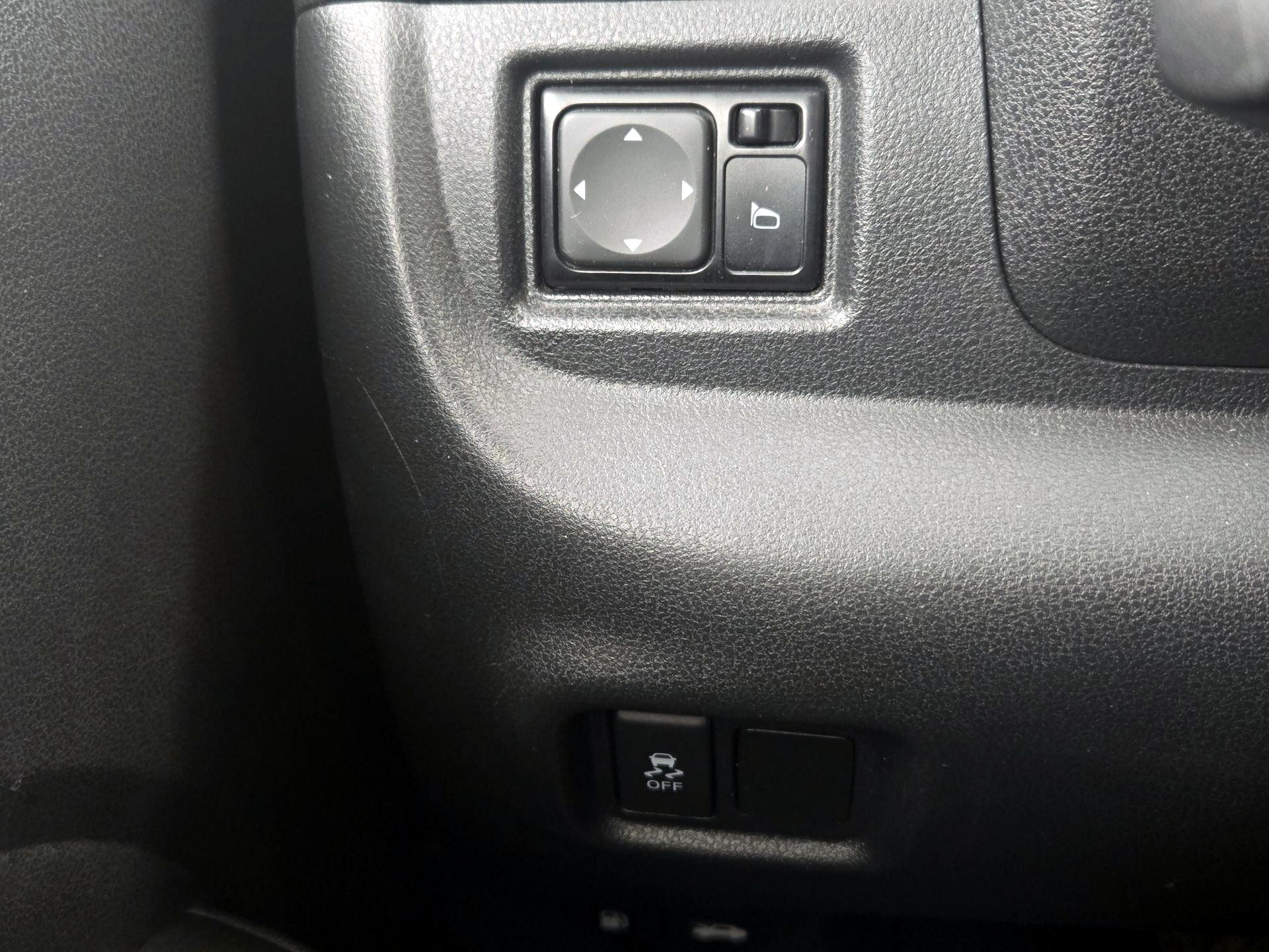 Thumbnail: 2017 Nissan Versa - 13