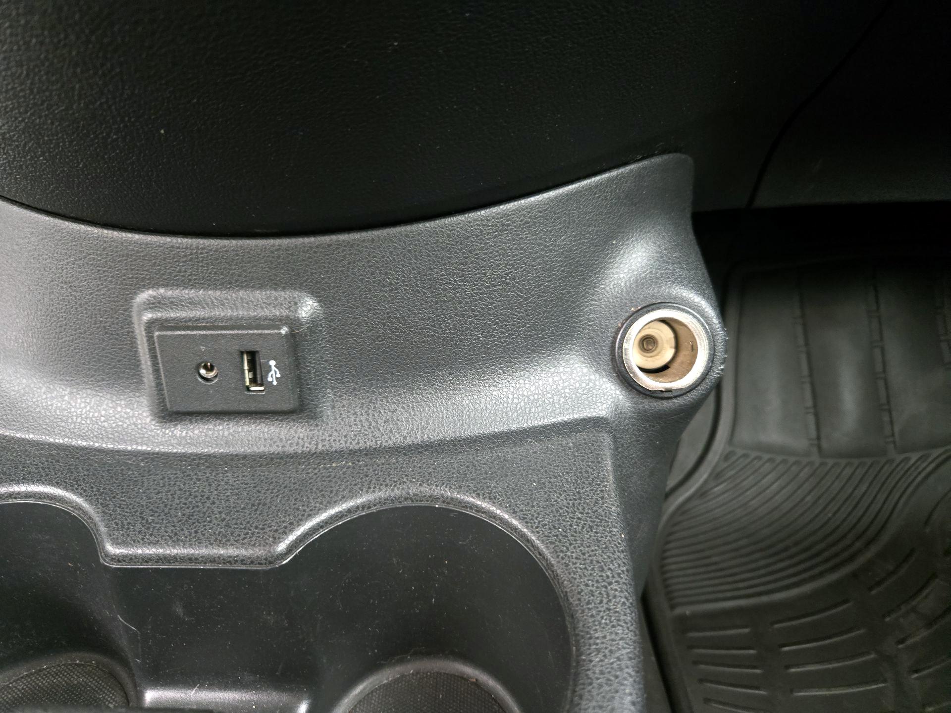 Thumbnail: 2017 Nissan Versa - 17