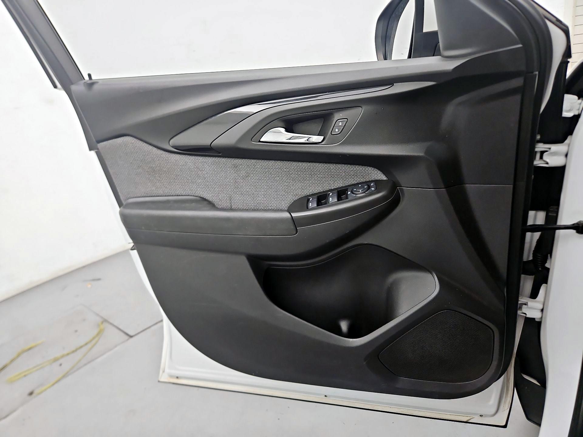 Thumbnail: 2022 Chevrolet TrailBlazer - 12