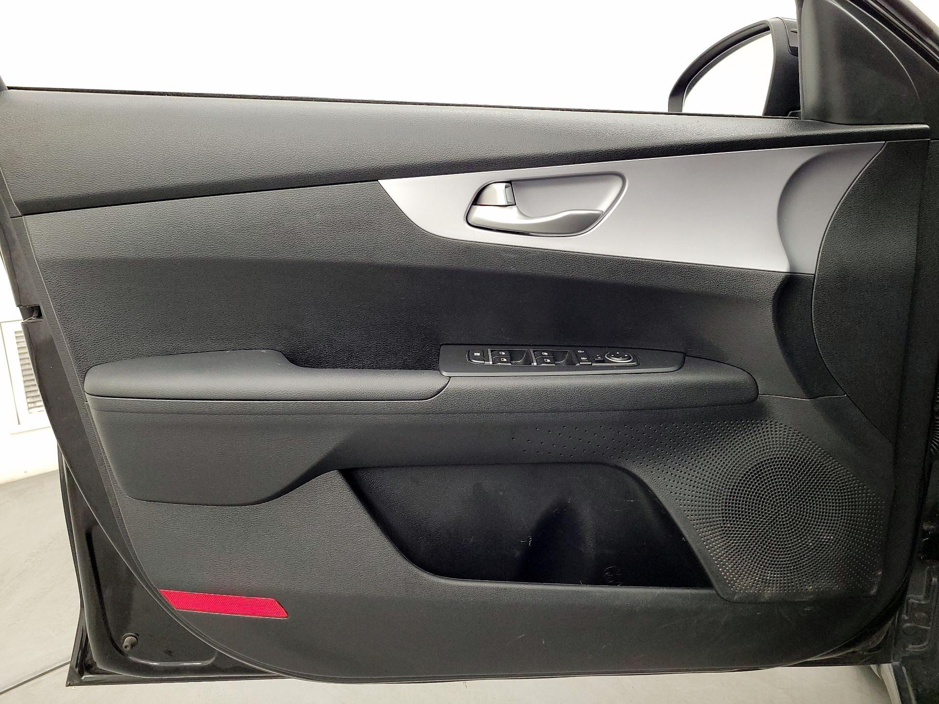 Thumbnail: 2024 Kia Forte - 12