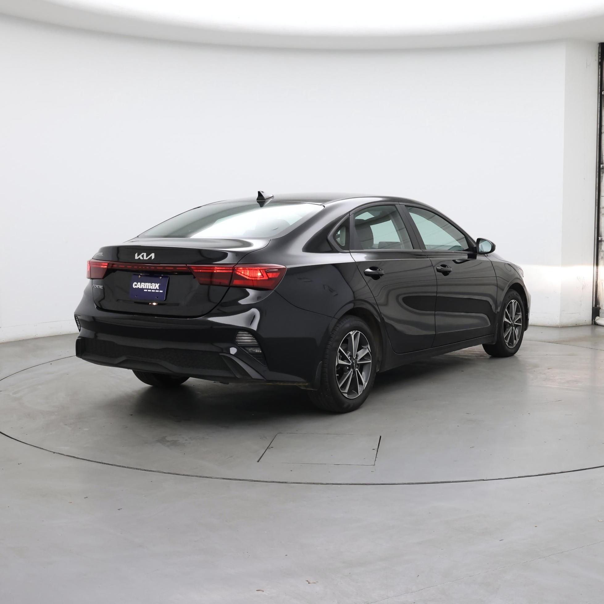 Thumbnail: 2024 Kia Forte - 8