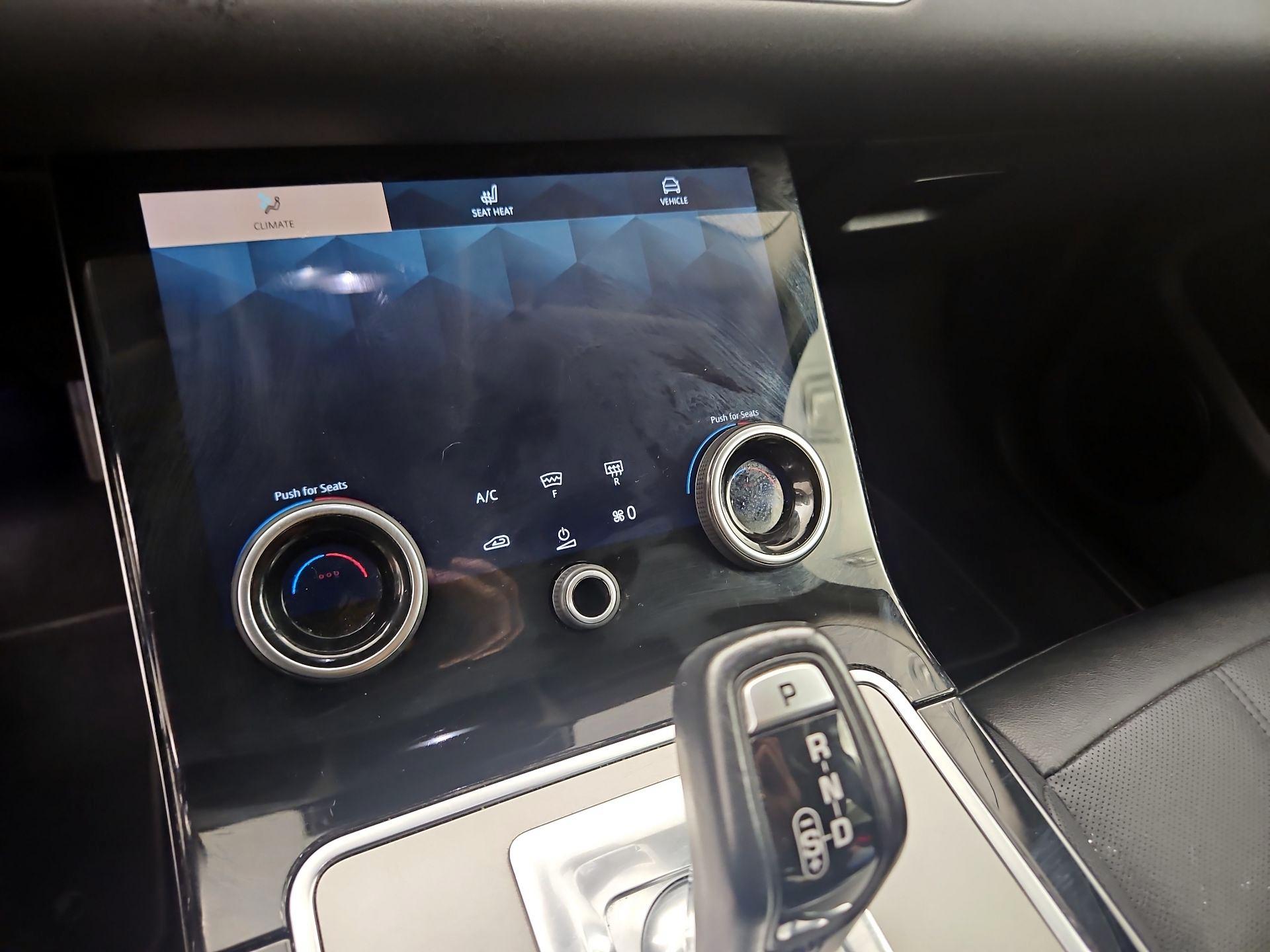 Thumbnail: 2022 Land Rover Range Rover Evoque - 16