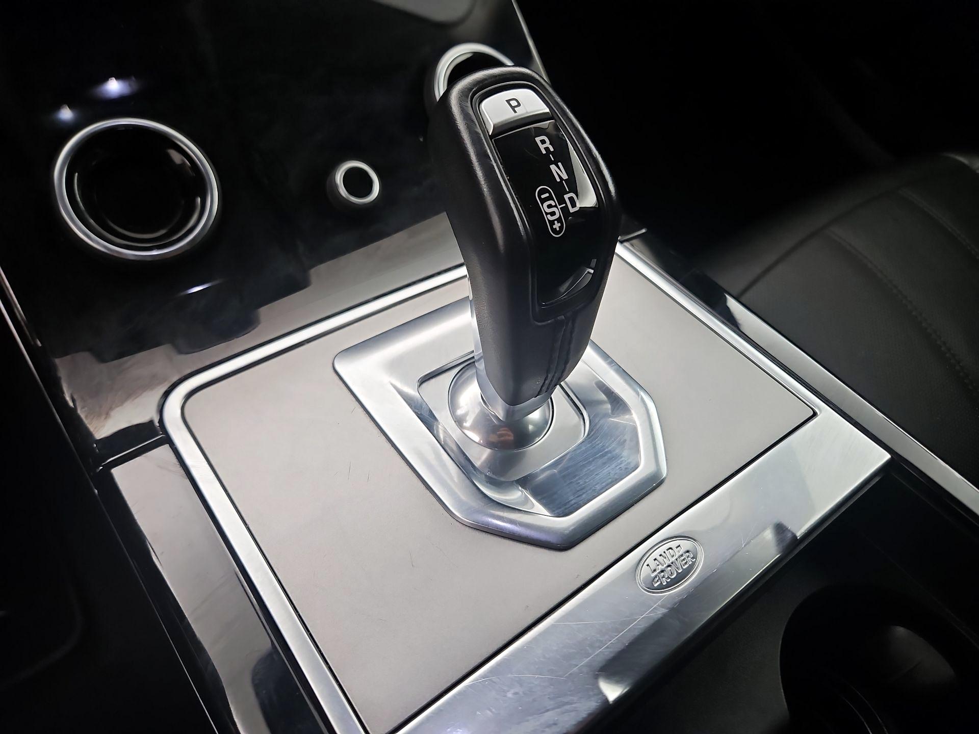 Thumbnail: 2022 Land Rover Range Rover Evoque - 17