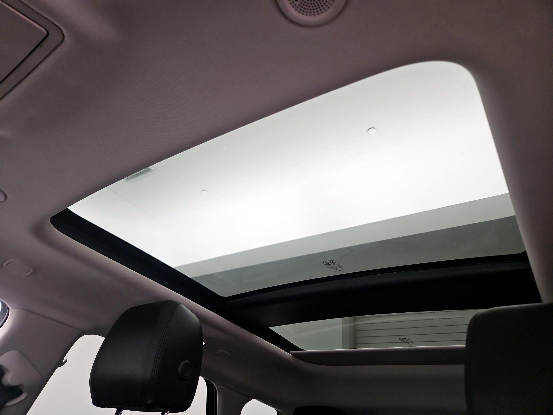 Thumbnail: 2022 Land Rover Range Rover Evoque - 18