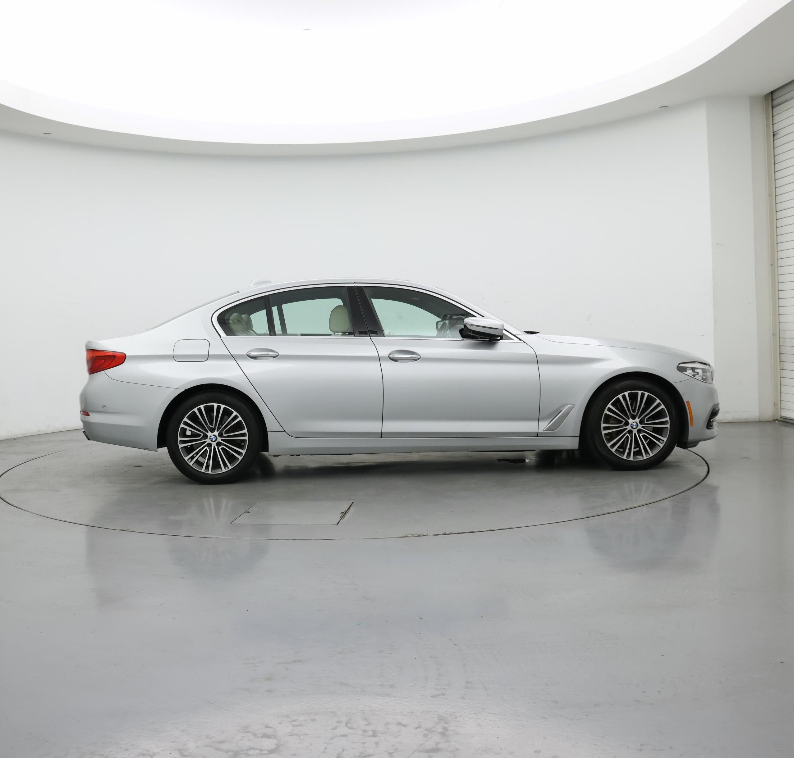 Thumbnail: 2018 BMW 5 Series - 3