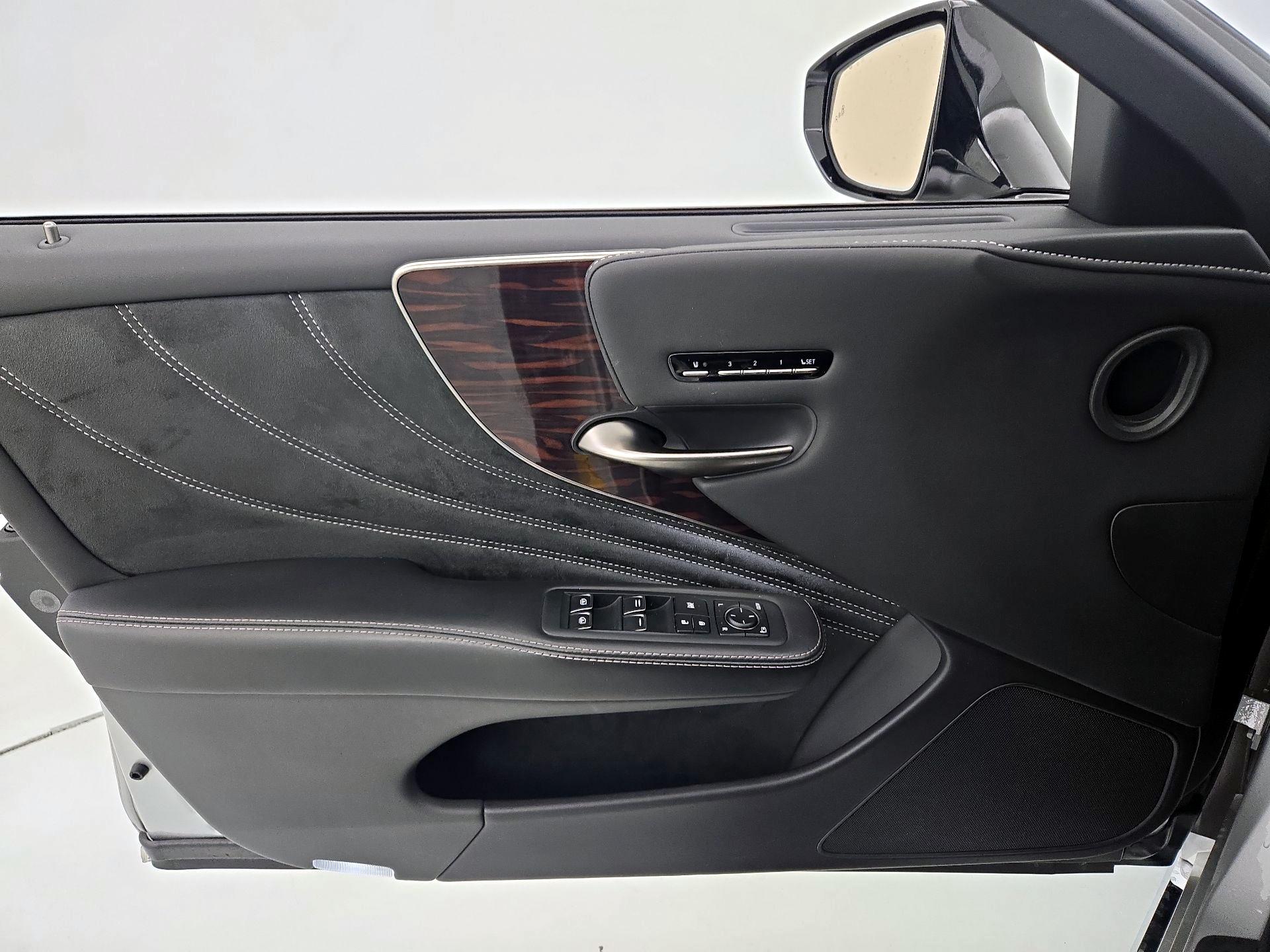 Thumbnail: 2018 Lexus LS - 12