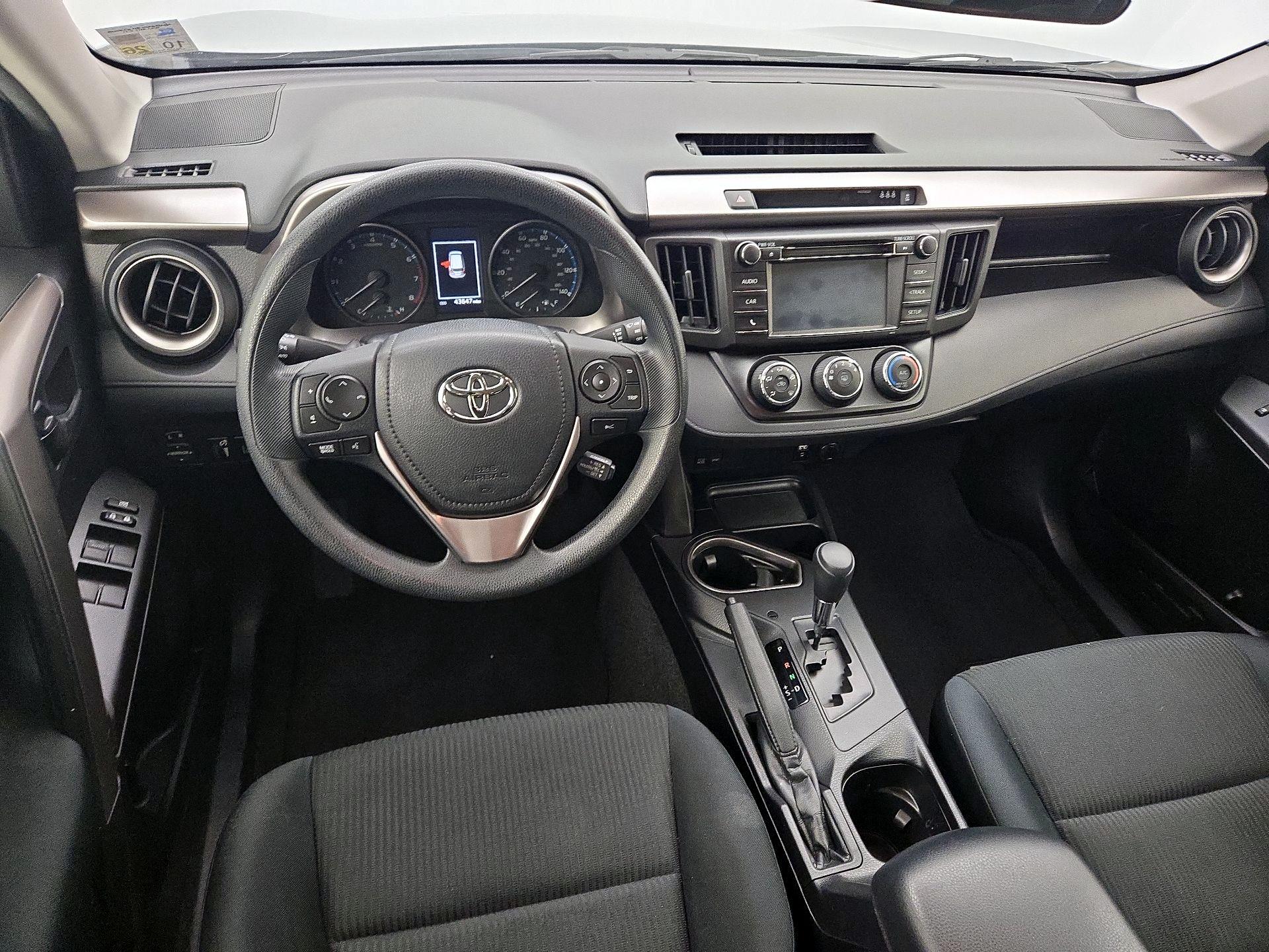 Thumbnail: 2018 Toyota RAV4 - 9