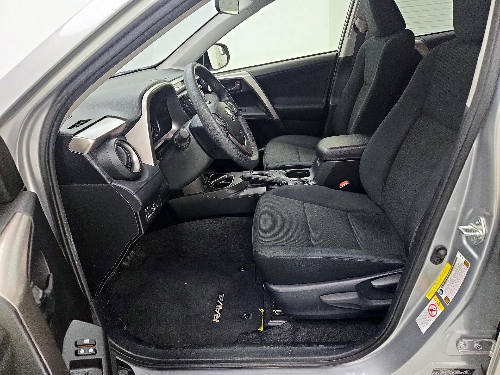 Thumbnail: 2018 Toyota RAV4 - 11