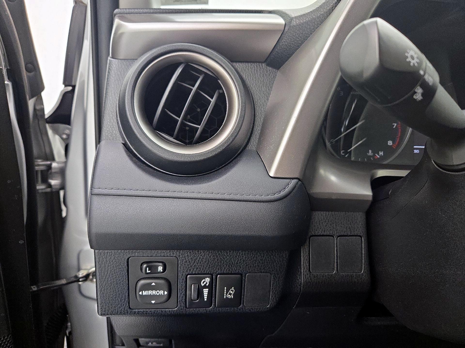 Thumbnail: 2018 Toyota RAV4 - 13