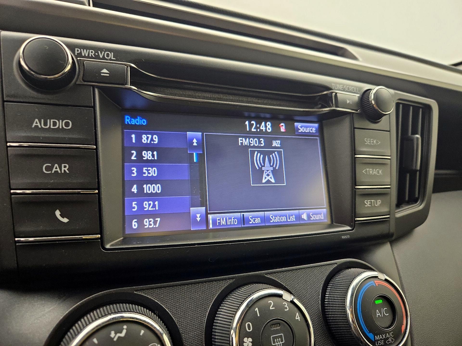 Thumbnail: 2018 Toyota RAV4 - 15