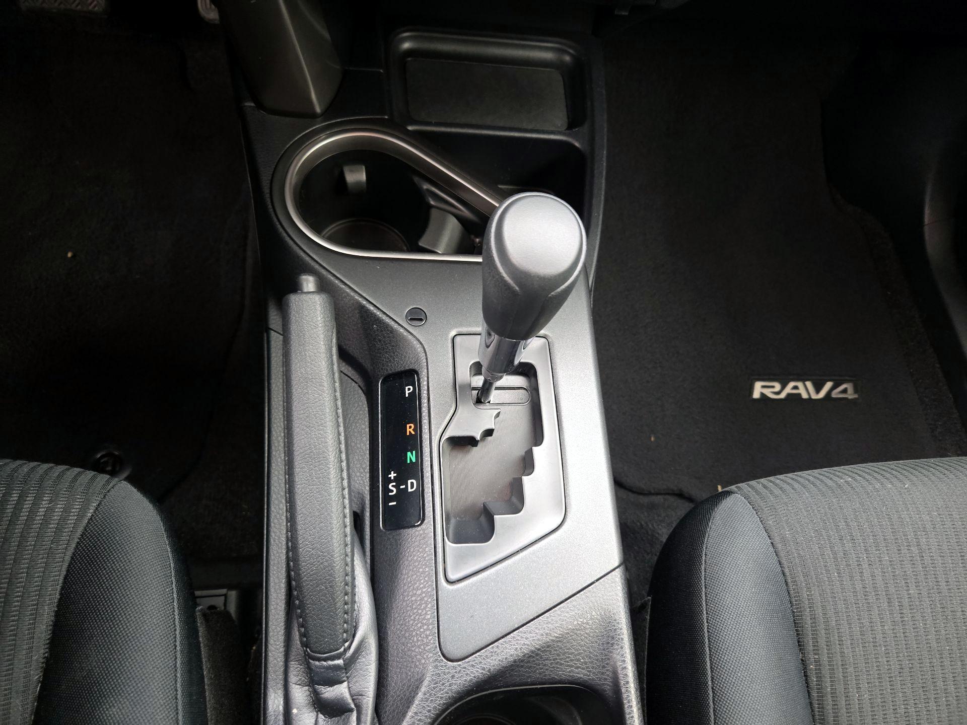 Thumbnail: 2018 Toyota RAV4 - 17