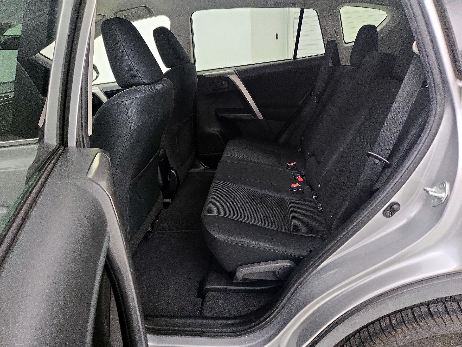 Thumbnail: 2018 Toyota RAV4 - 19