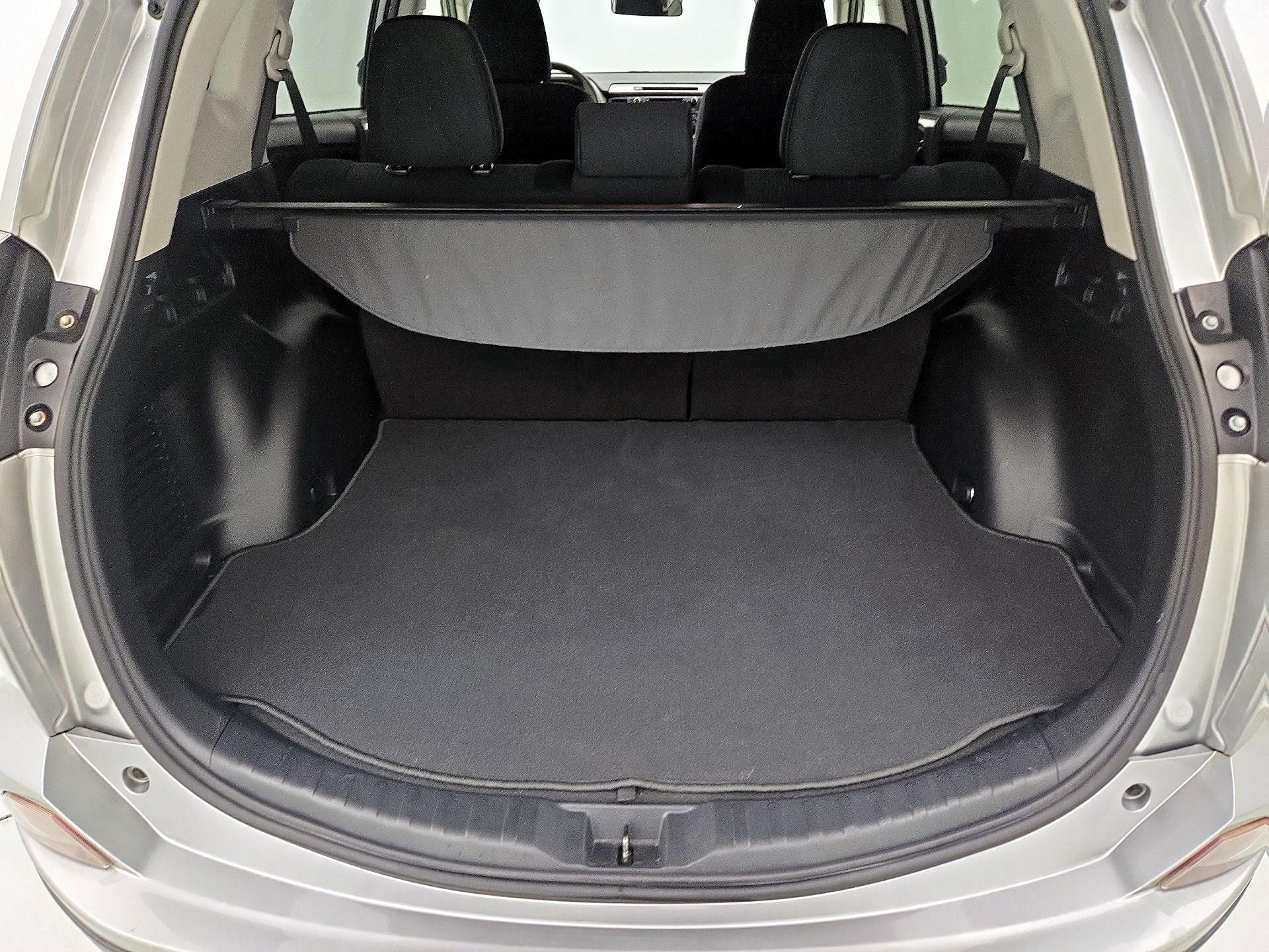 Thumbnail: 2018 Toyota RAV4 - 20