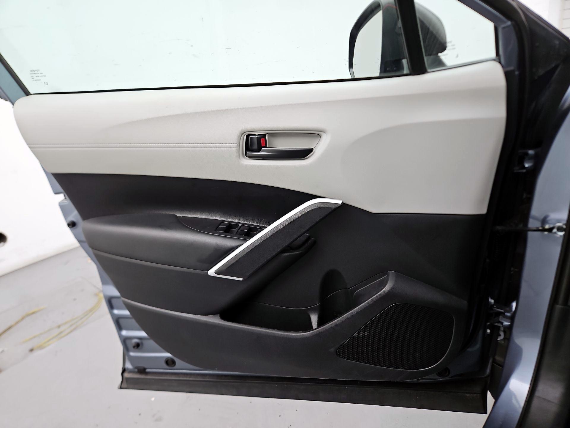 Thumbnail: 2025 Toyota Corolla Cross - 12